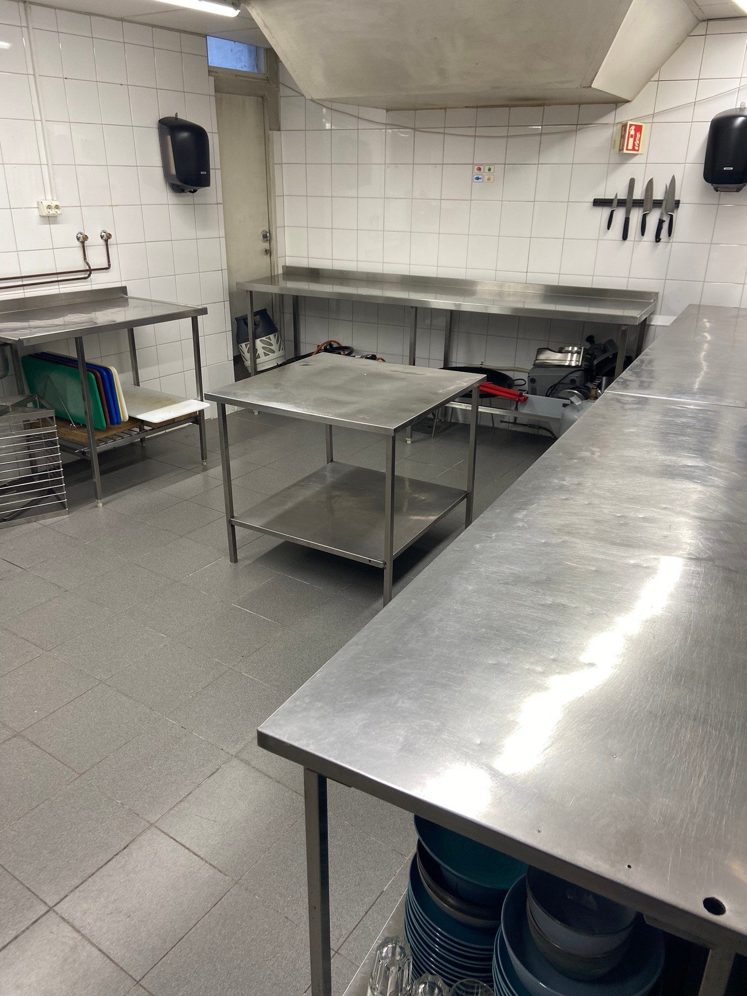 Mye benkeplass Galleribilde