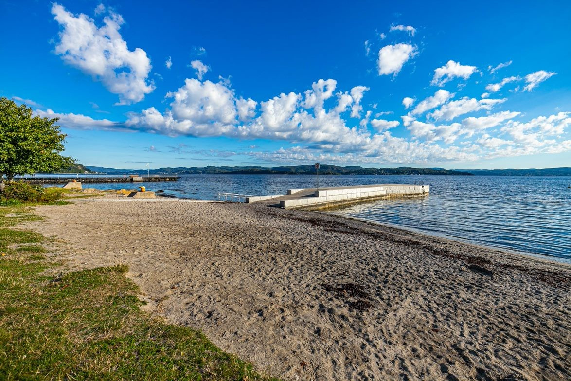 Holmestrand har flere populære badeplasser.