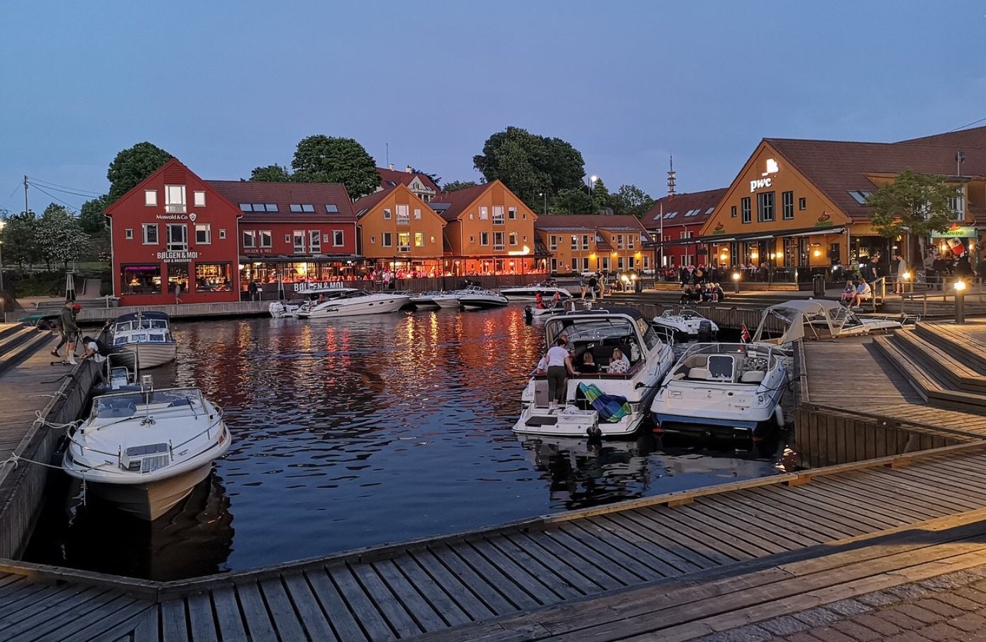 Nærområde - Fiskebrygga med gode restauranter Galleribilde