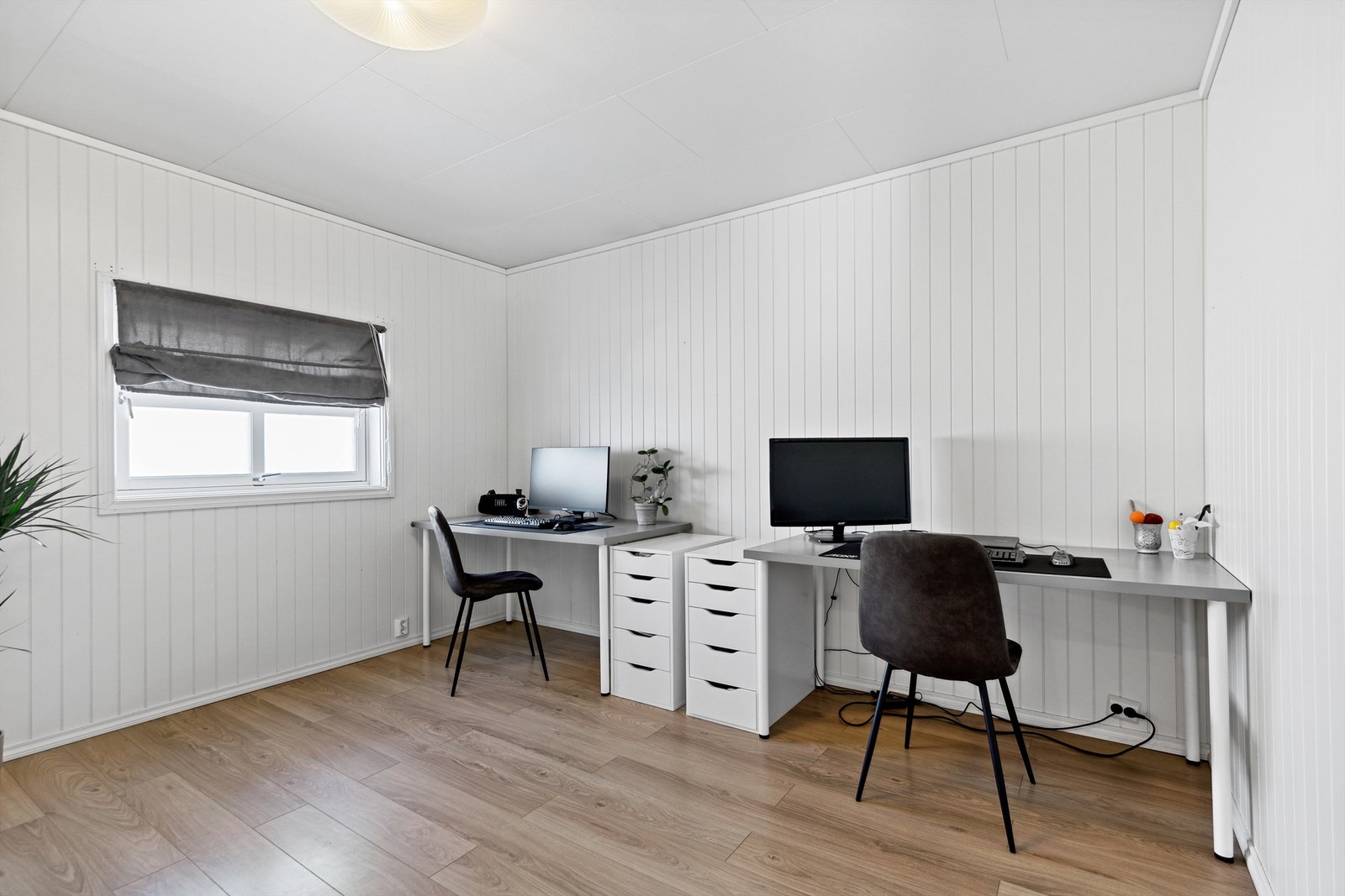 Soverom på hovedplan som i dag brukes til kontor Galleribilde