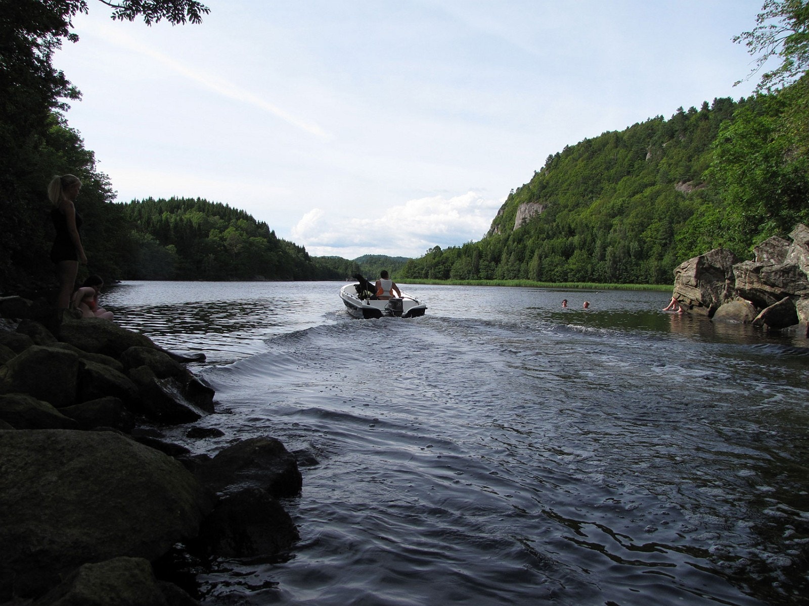 Bade- og fiskemulighetene er mange Galleribilde