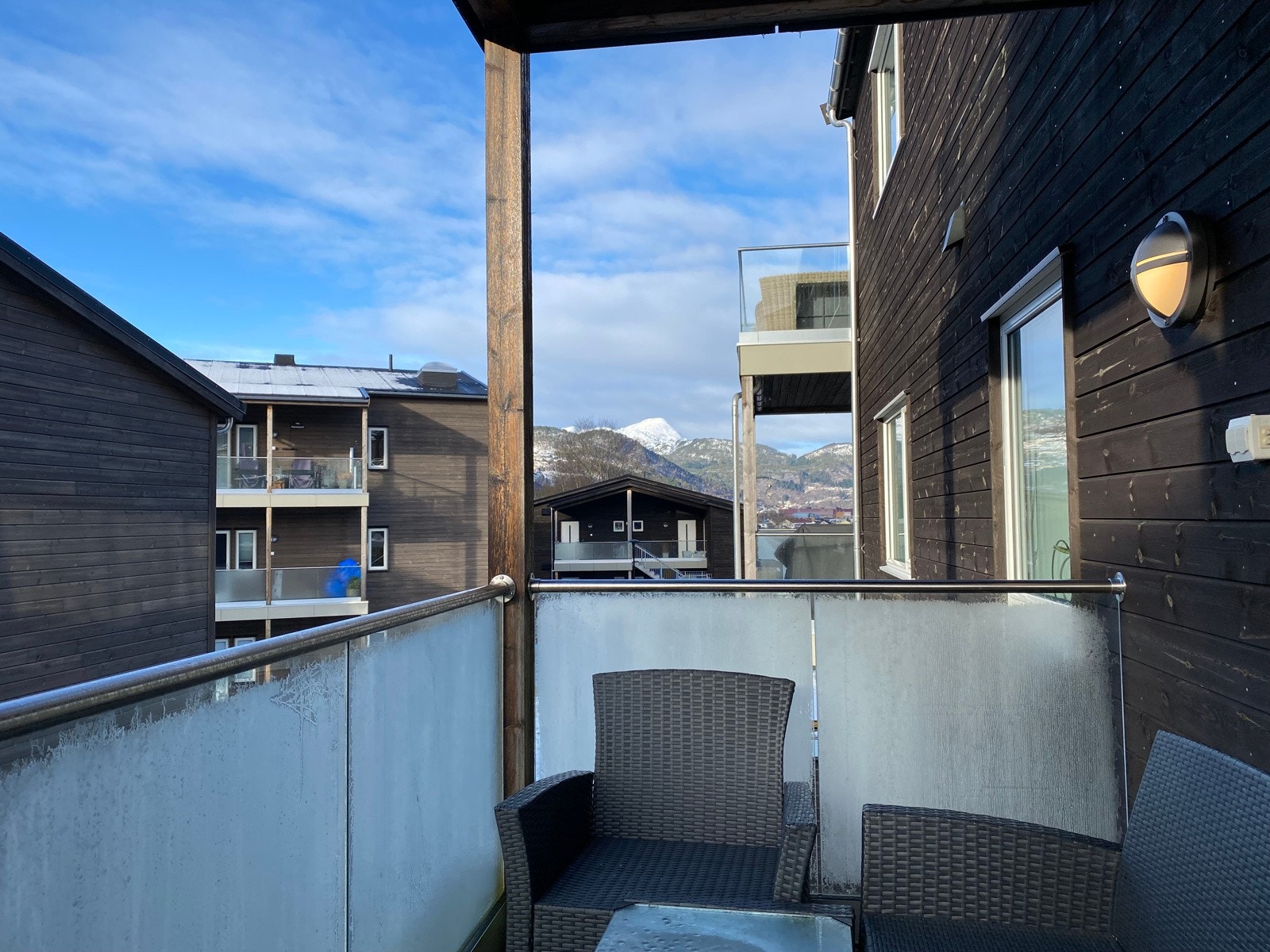 Takoverbygget balkong i tilknytning til stue/kjøkken Galleribilde