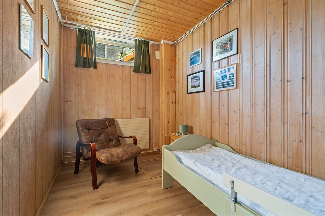 Innredet rom uten byggemelding. Rommet tilfredsstiller ikke krav til dagslysflate/rømningsvei Galleribilde