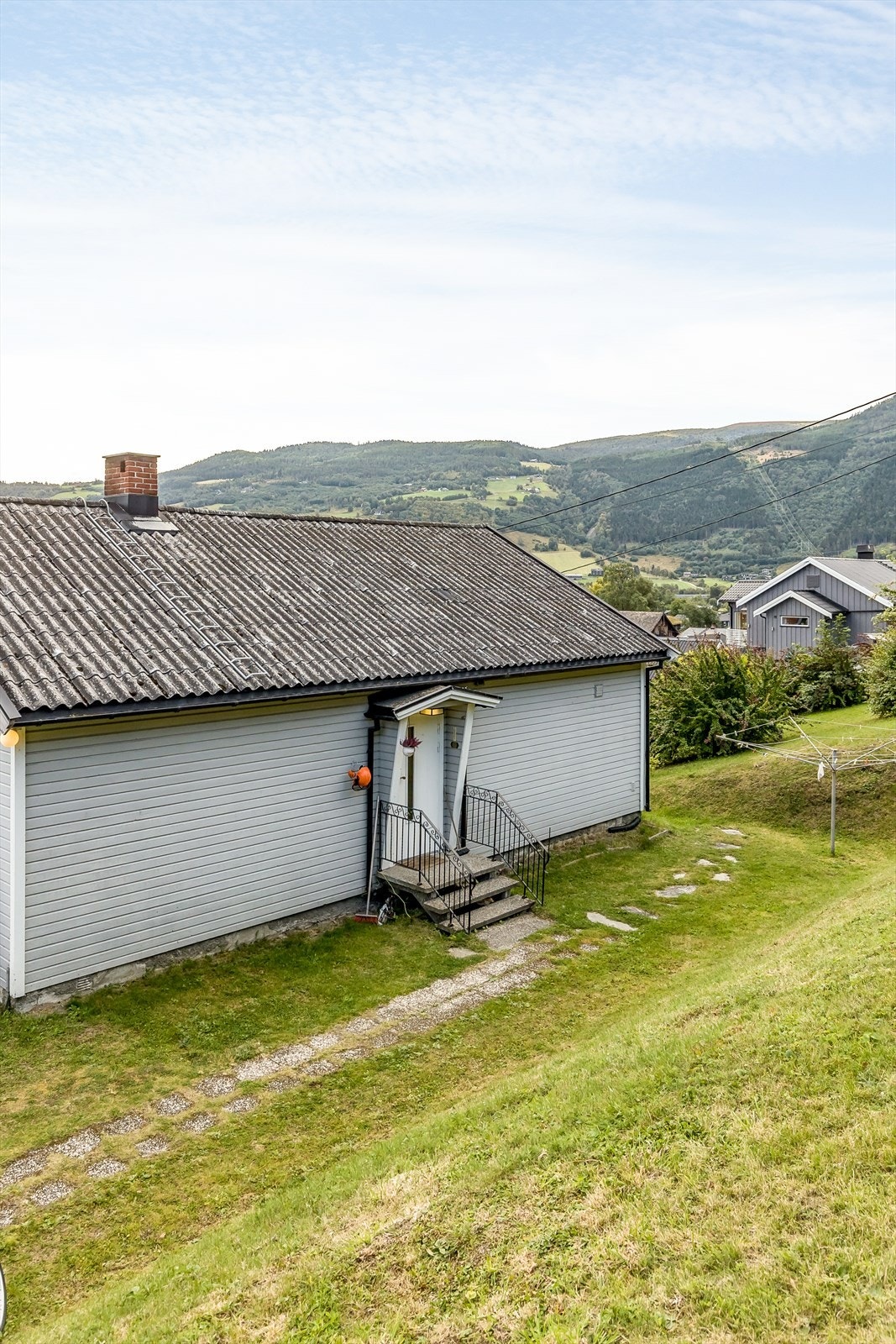 Inngangsdør på baksiden av huset Galleribilde
