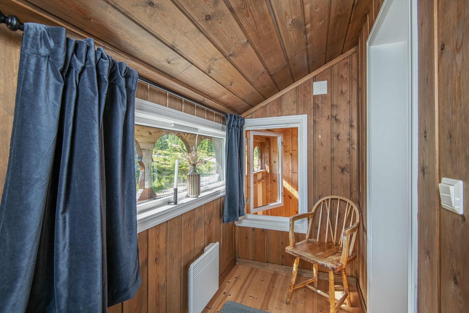 Fra soverom III har man utgang til en hyggelig og privat balkong Galleribilde