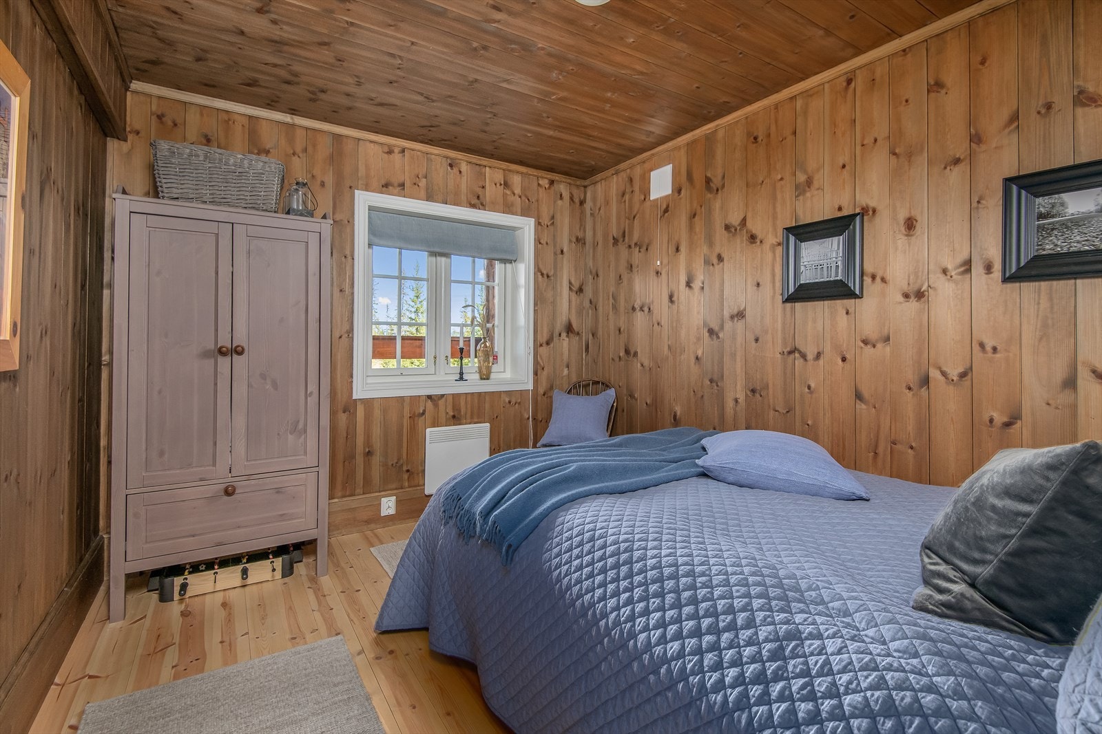 Soverommene har plass til senger og garderobeskap. Galleribilde