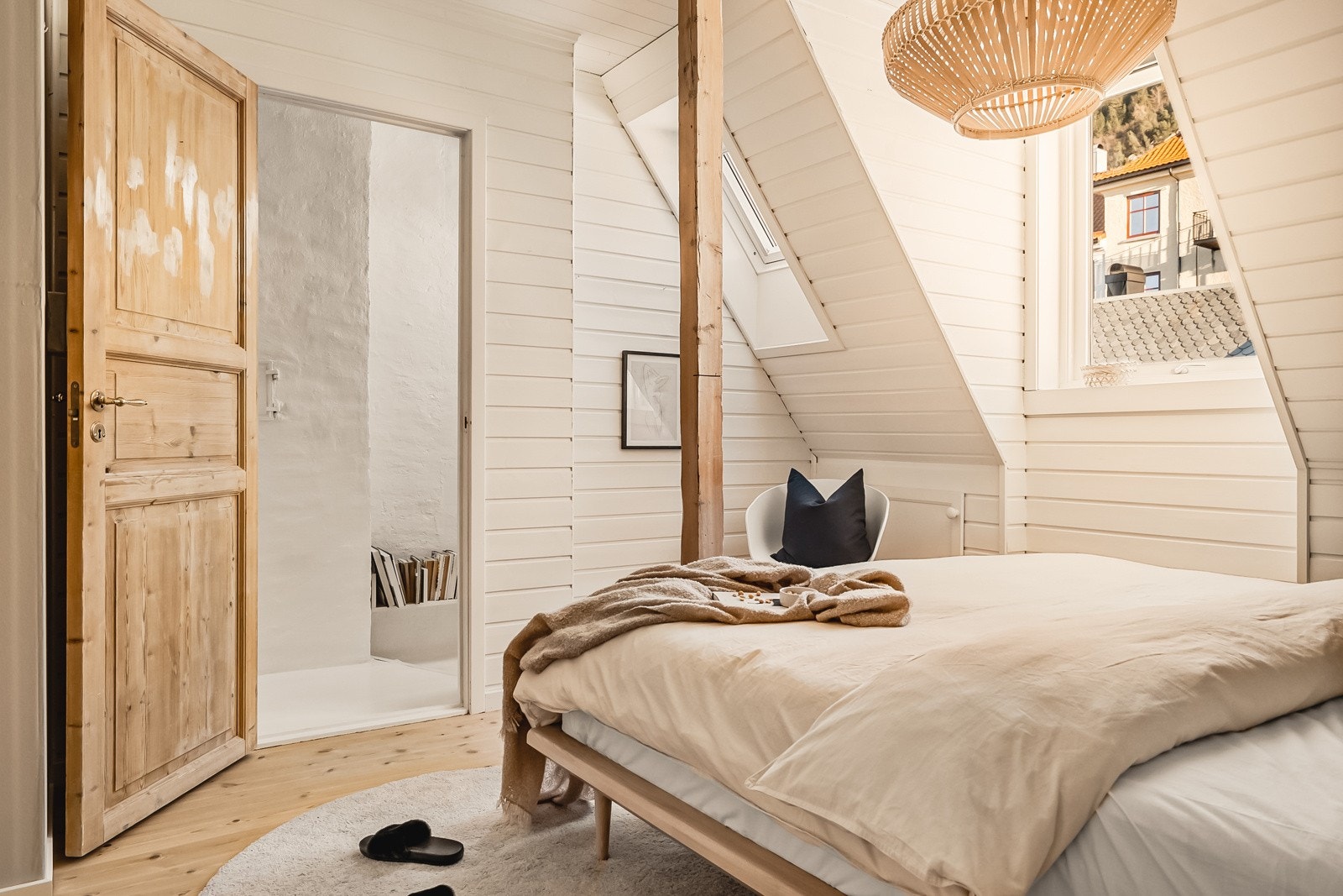 Begge rommene på loftet er av god størrelse! Galleribilde