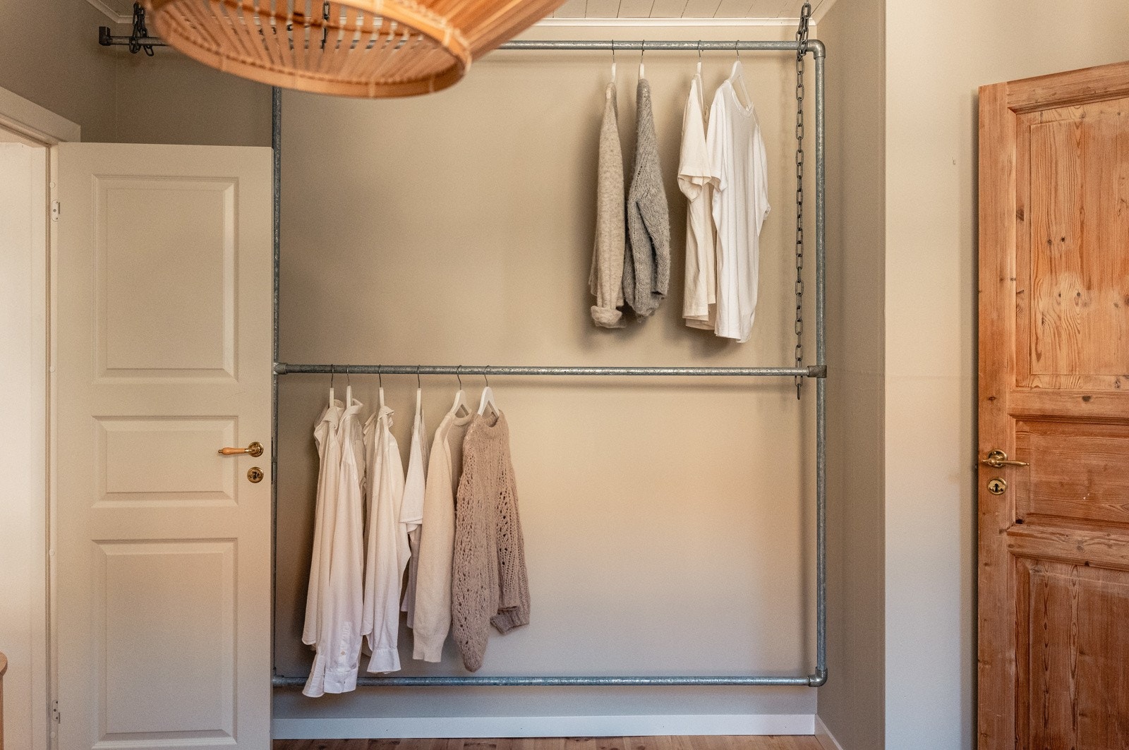 God plass til å henge opp klær Galleribilde