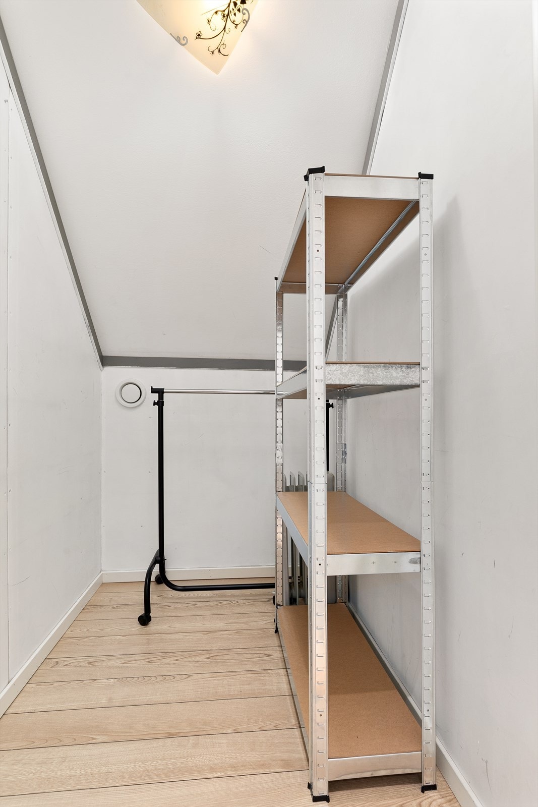 Praktisk bod med lagringsplass Galleribilde