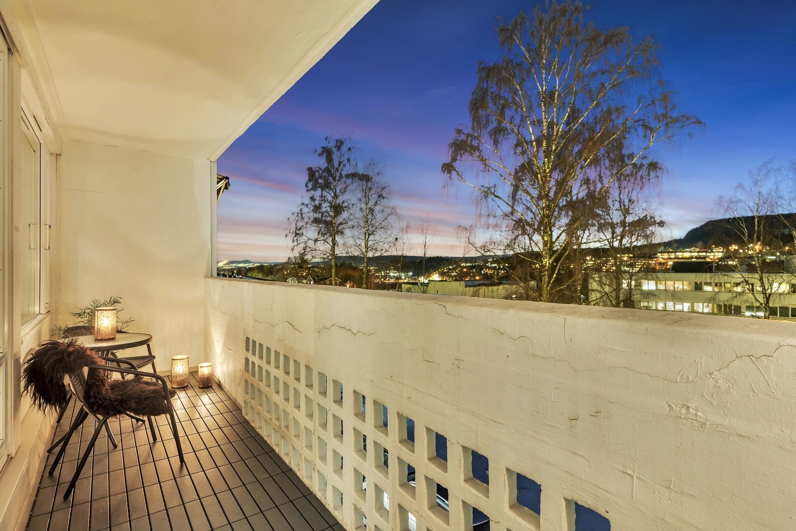 Balkongen på kveldstid Galleribilde