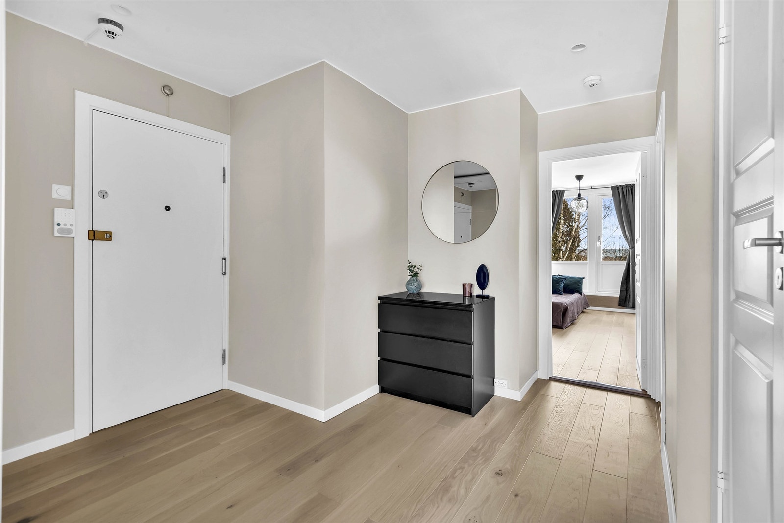 Entreen er romslig og meget innbydende Galleribilde