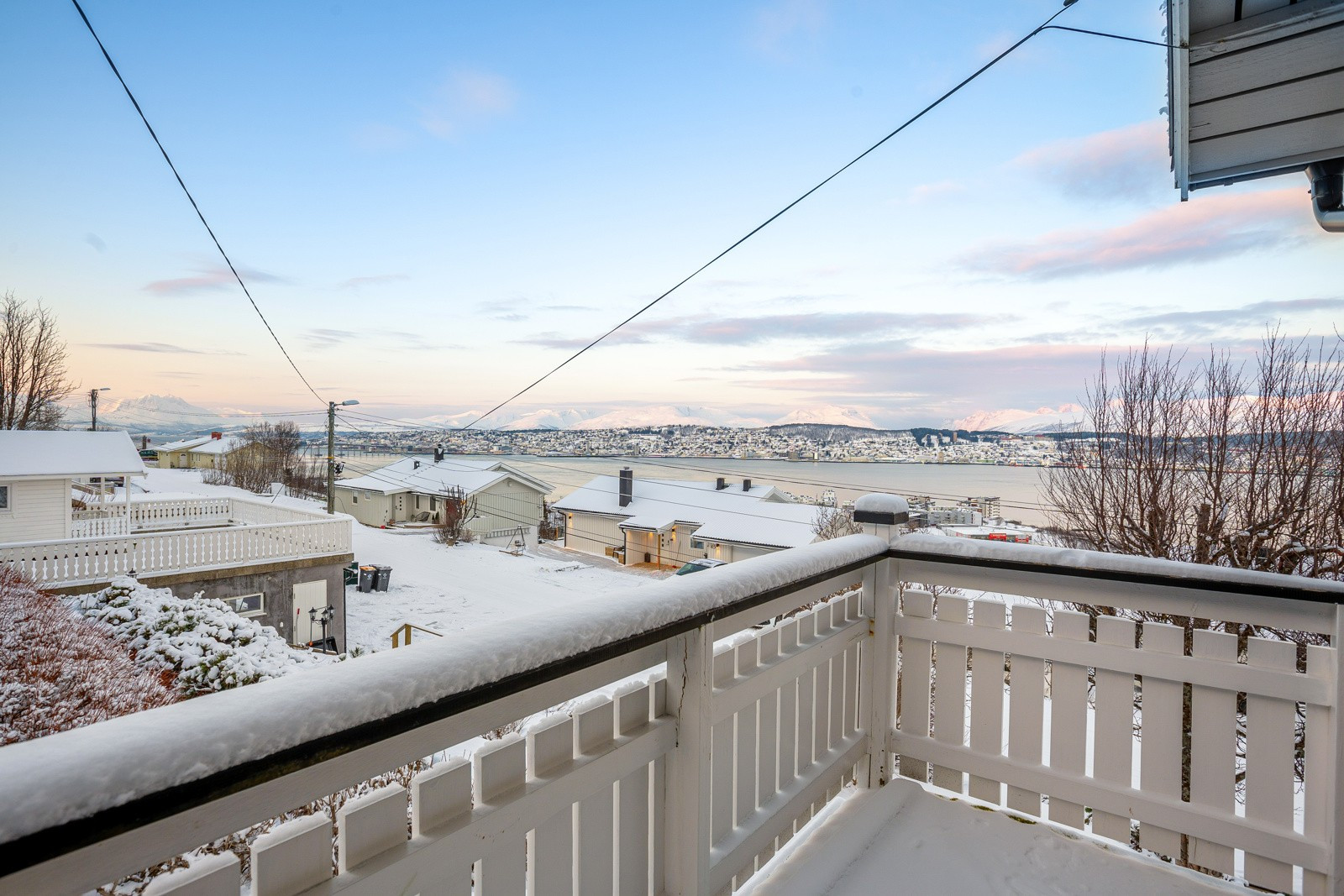 Utsikt fra veranda.