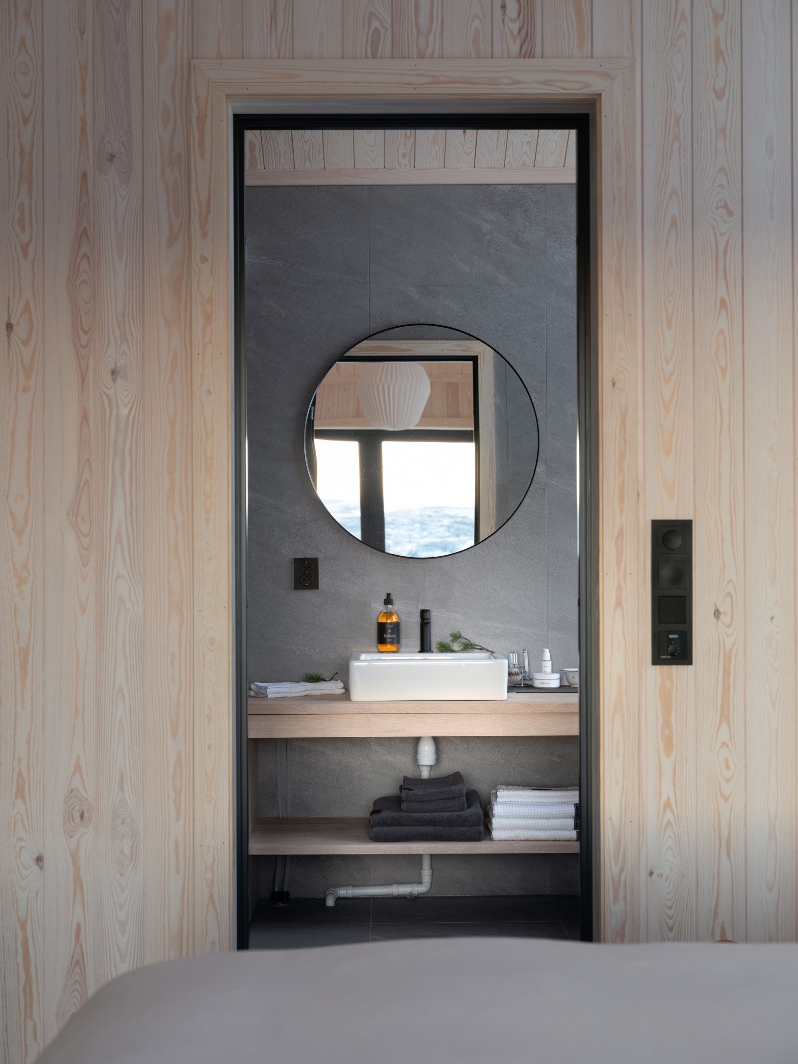 Hovedsoverommet har eget privat bad Galleribilde