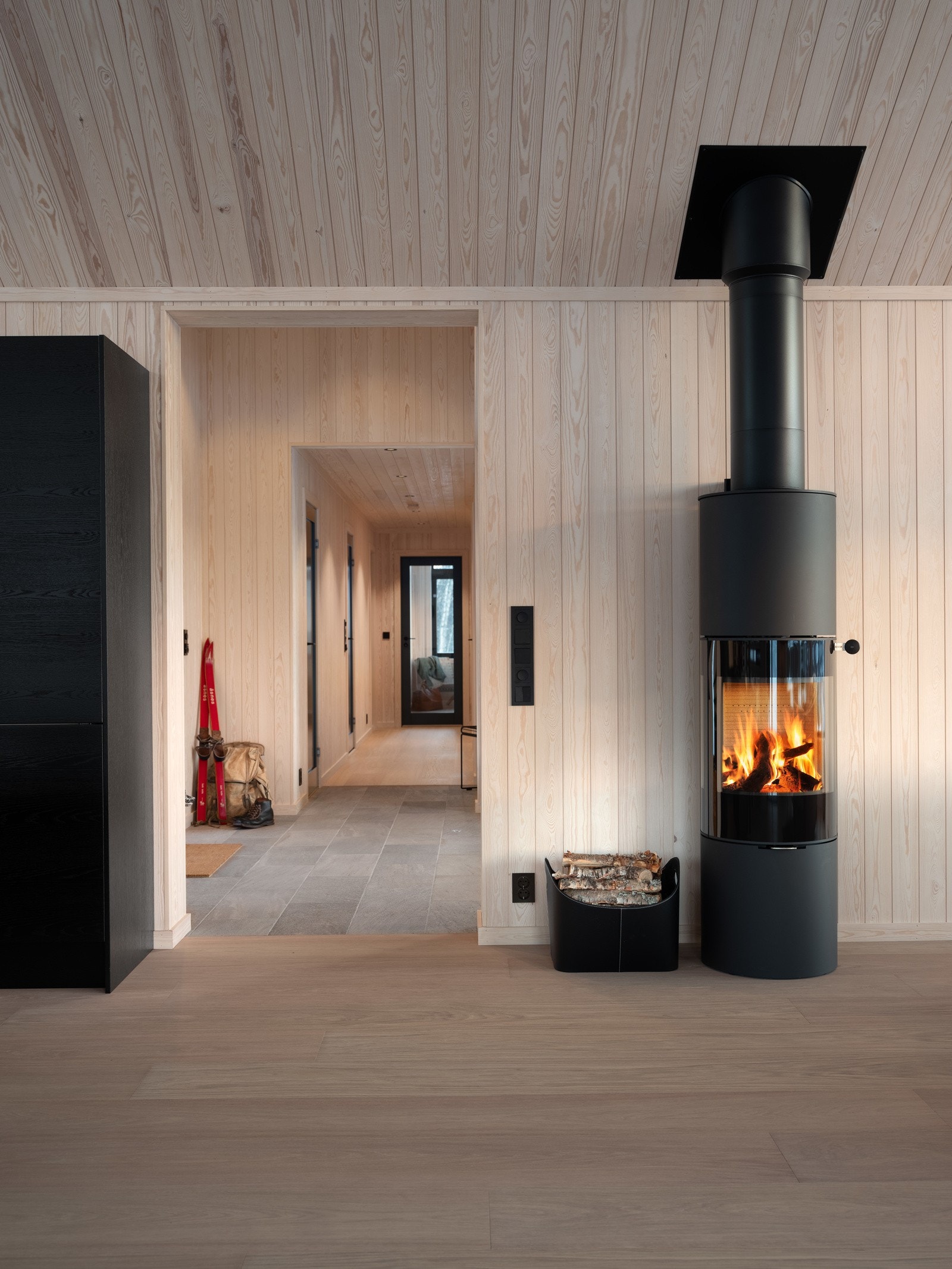 Lun og fin peisovn Galleribilde