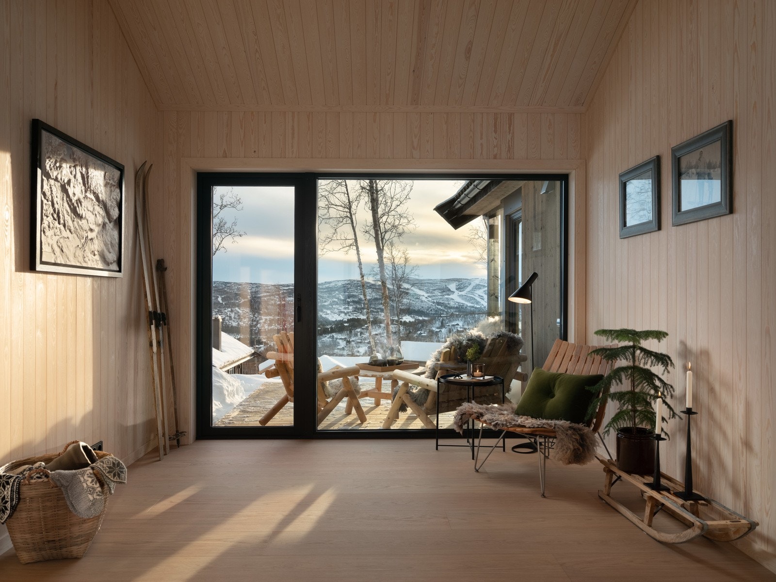 Tv- stue med utgang til terrasse (alternativt 5.soverom dersom det settes inn vegg) Galleribilde