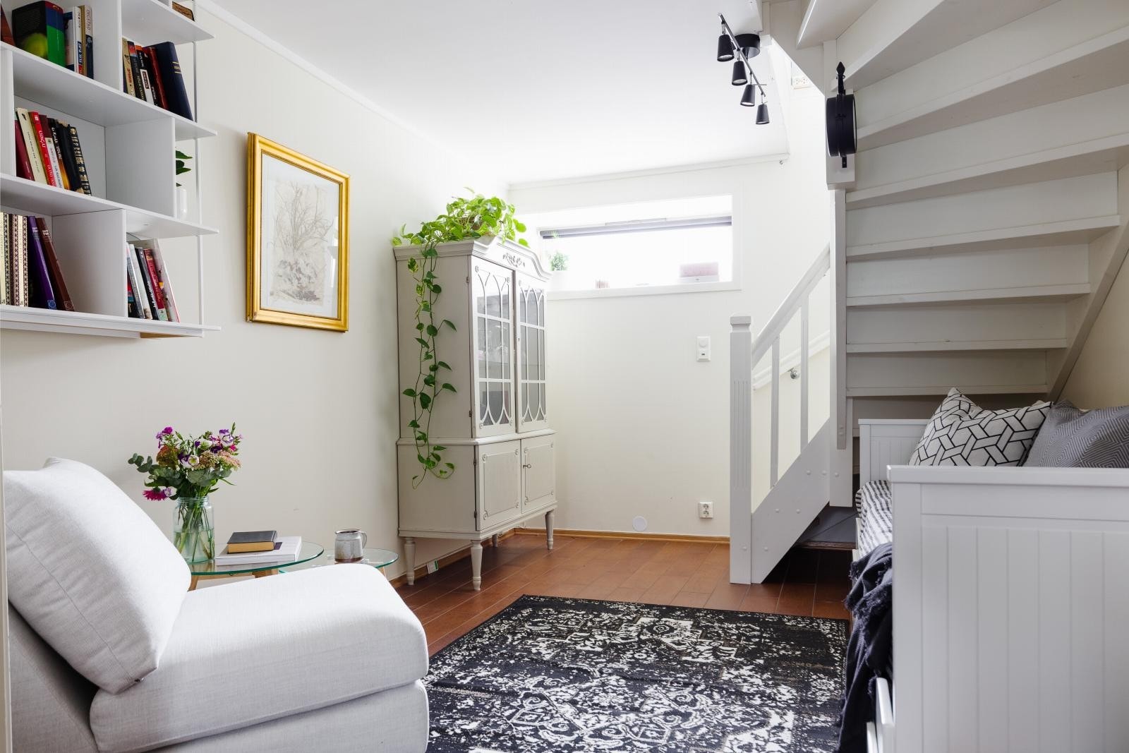 Innholdsrik og familievennlig planløsning over to etasjer. Galleribilde