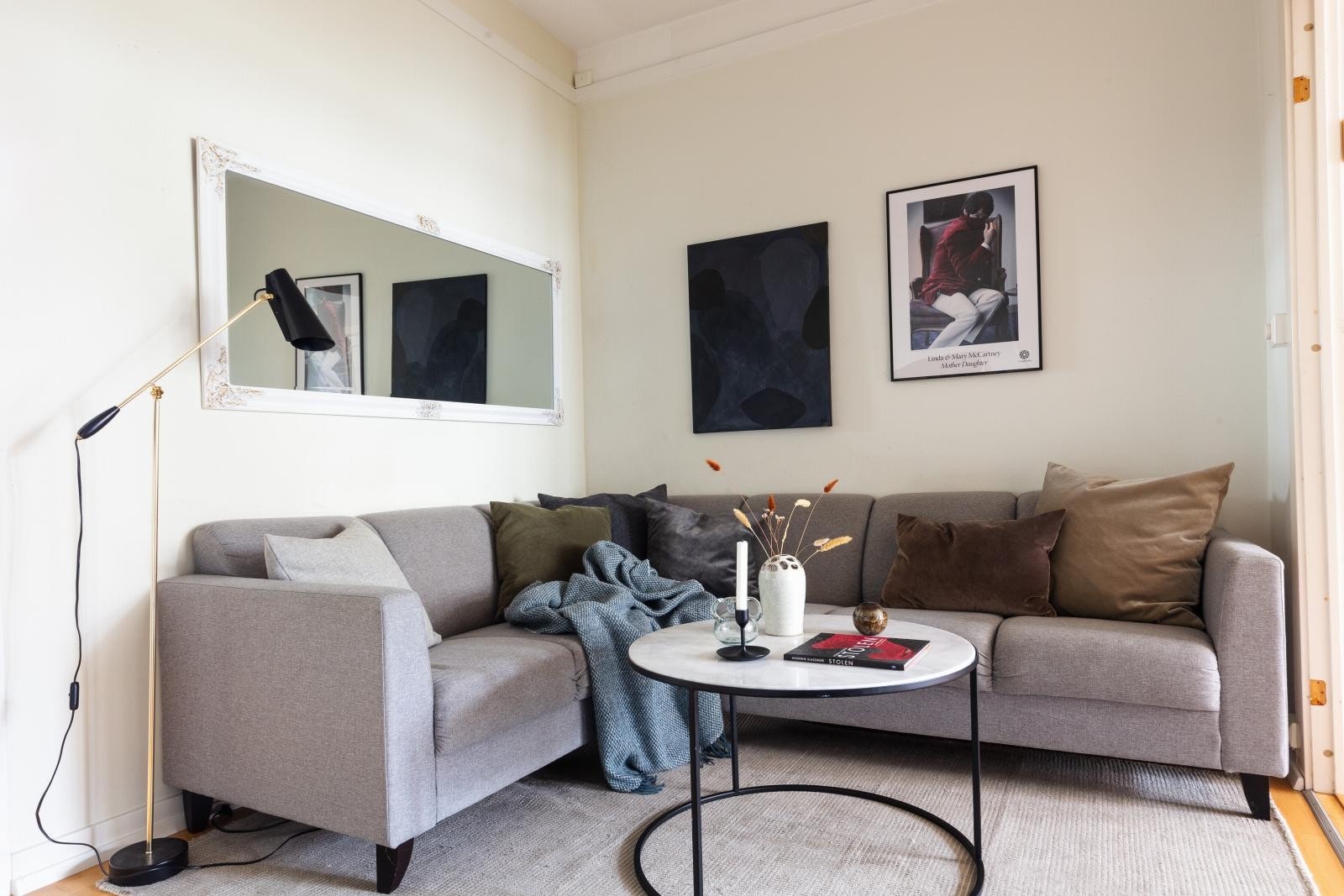 Dette er en ettertraktet 4-roms leilighet over to plan, med et stort potensial. Galleribilde