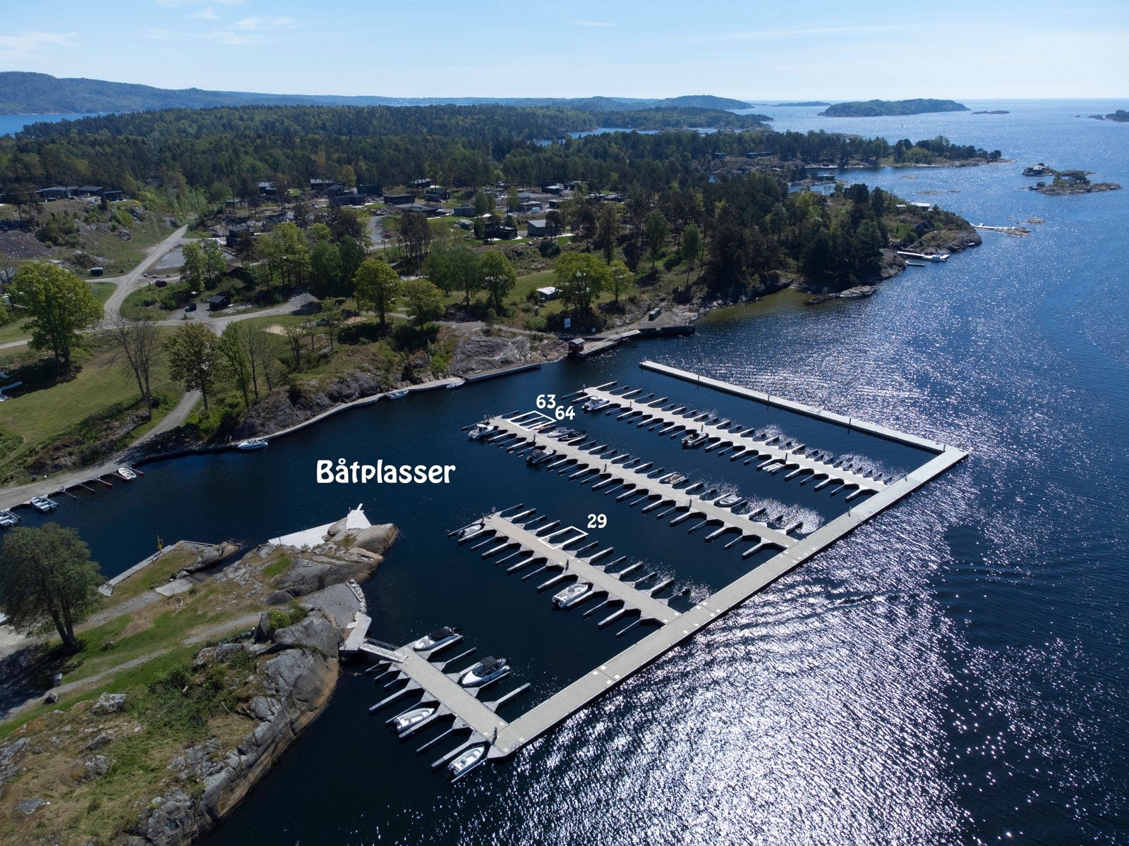 Båtplass nr. 23 i felles bryggeanlegg følger med(3 meter). Galleribilde