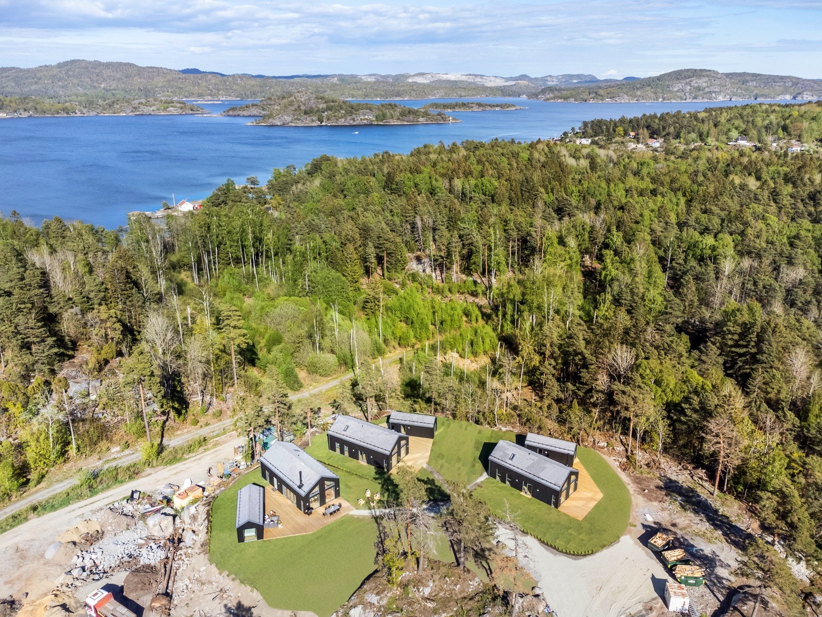 Kort båttur til Stathelle med shoppingsenter, samt Quality Hotel Skjærgarden i Langesund med innendørs og utendørs badepark. Galleribilde