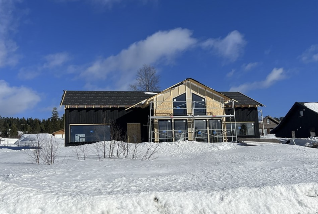 Nordvik Bolig har gleden av å presentere Badstulistikken 2 - Bildet viser hytten under oppføring Galleribilde