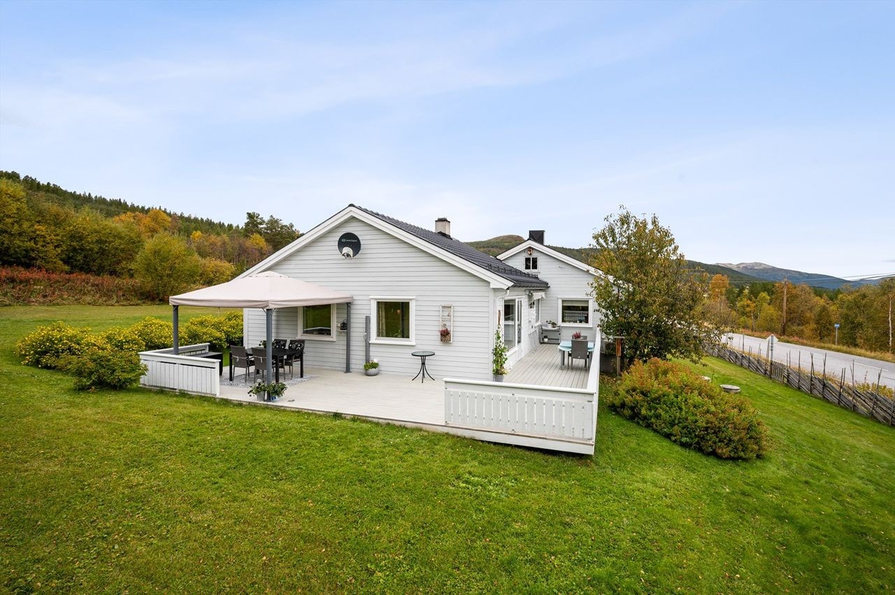 Stor veranda utenfor stua Galleribilde