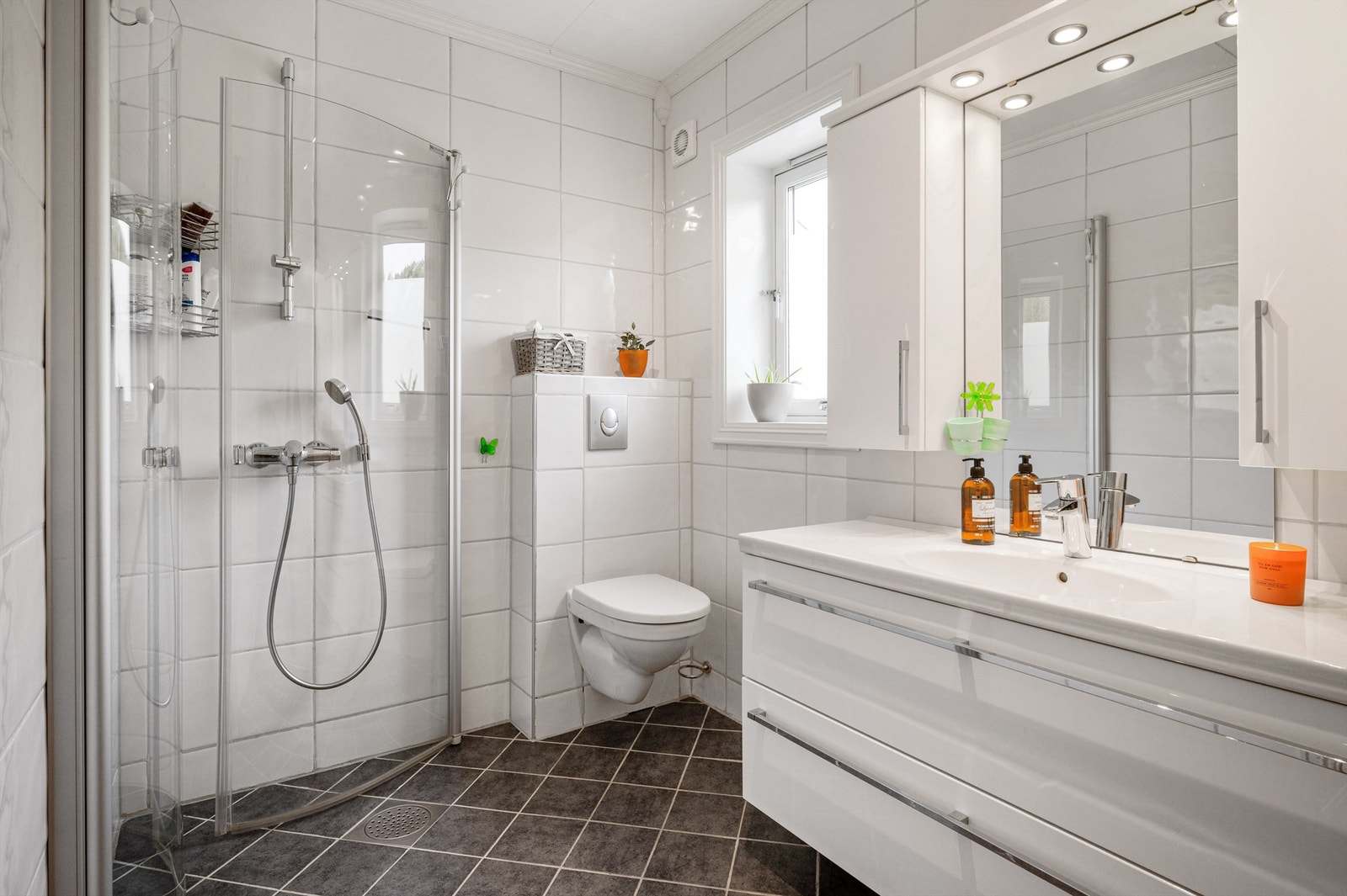 Bad med golvvarme Galleribilde