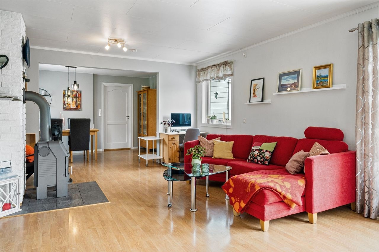 Åpen løsning mellom stue og spisestue Galleribilde