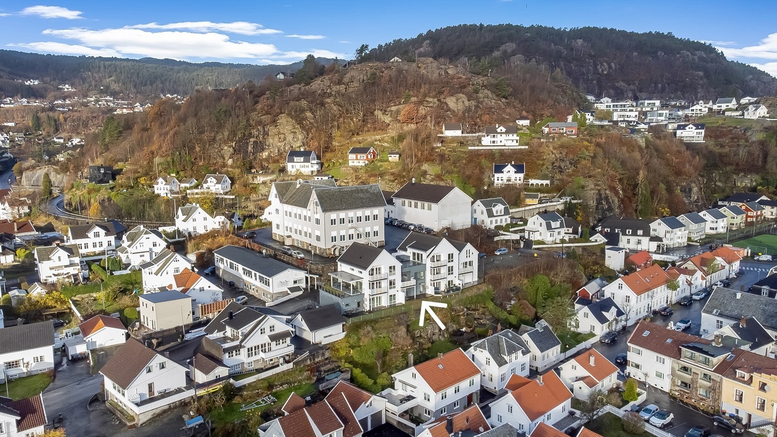 Boligen ligger i et nyere leilighetskompleks med 6 leiligheter. Galleribilde