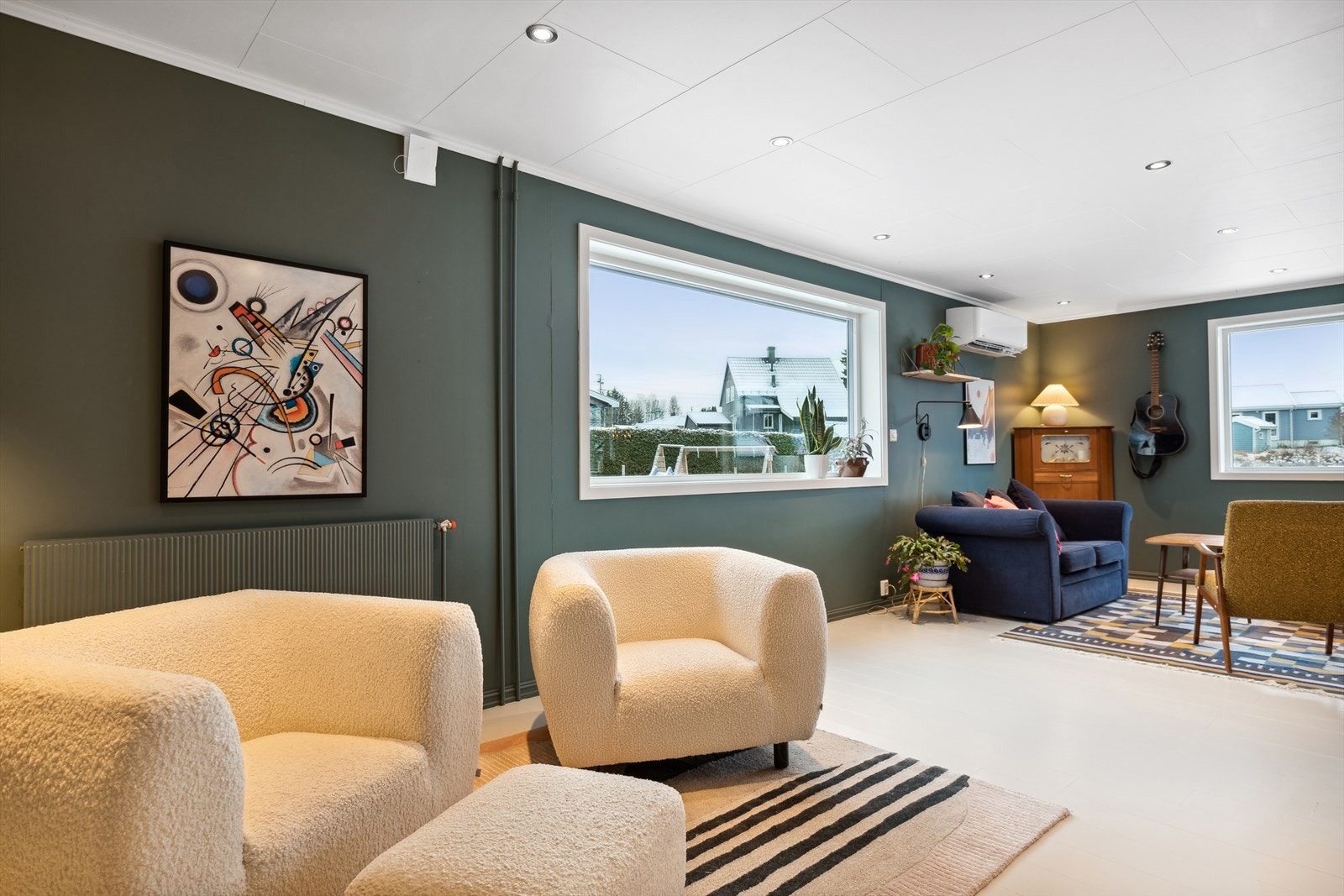 I tillegg sørger varmepumpe fra 2022 for jevn og god temperatur hele året rundt. Galleribilde