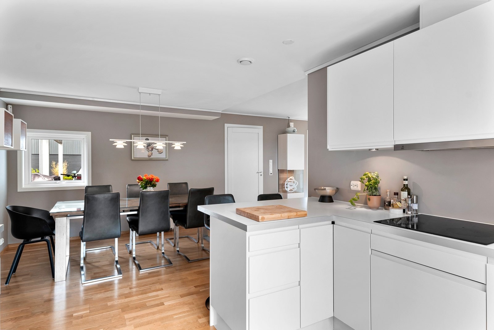 God plass til langbordet Galleribilde