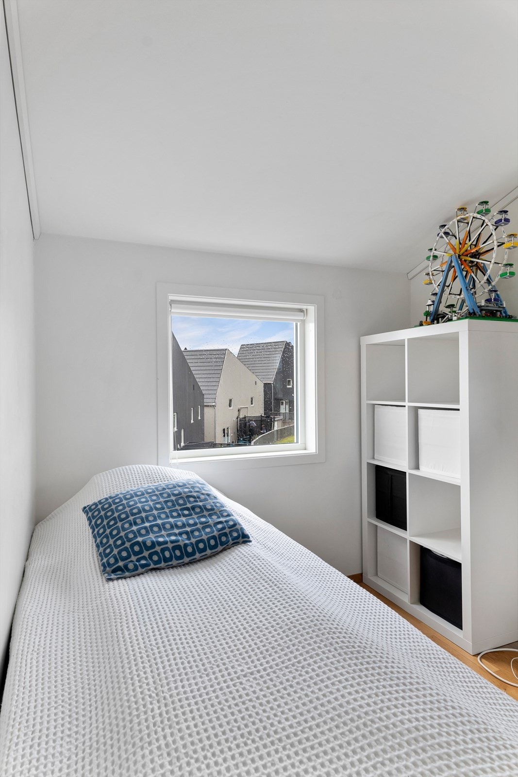 Det er totalt 4 soverom i boligen + ungdomsrom/loftstue Galleribilde