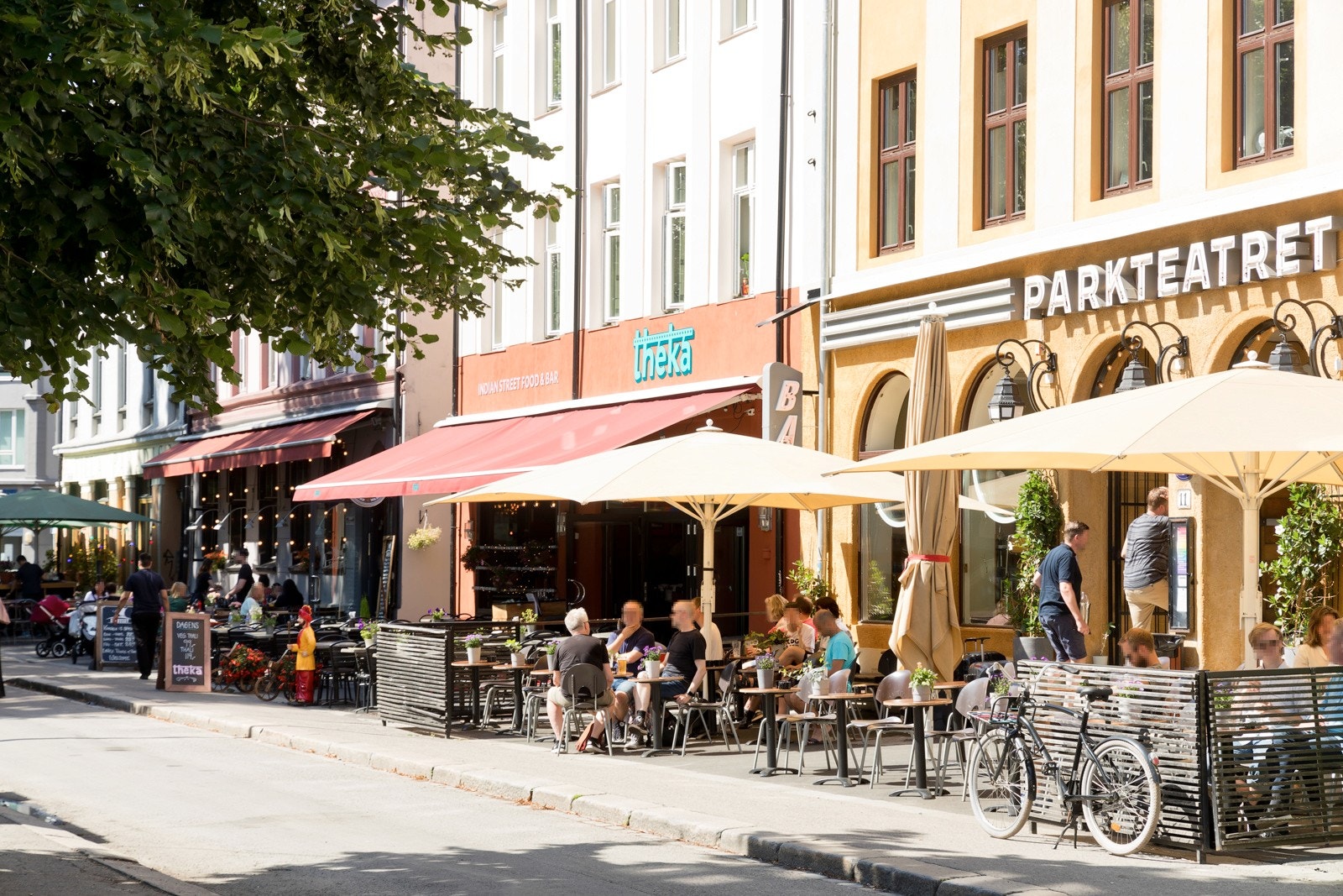 Det er kun en liten spasertur ned til urbane Grünerløkka. Her møtes du av et myldrene folkeliv og du finner flere av Oslos kritikerroste restauranter. Galleribilde