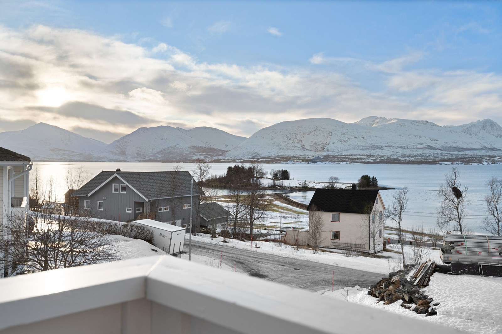 Herlige sol- og utsiktsforhold fra eiendommen.