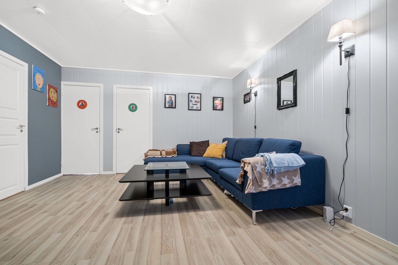 Koselig og avslappende loftstue med god belysning Galleribilde