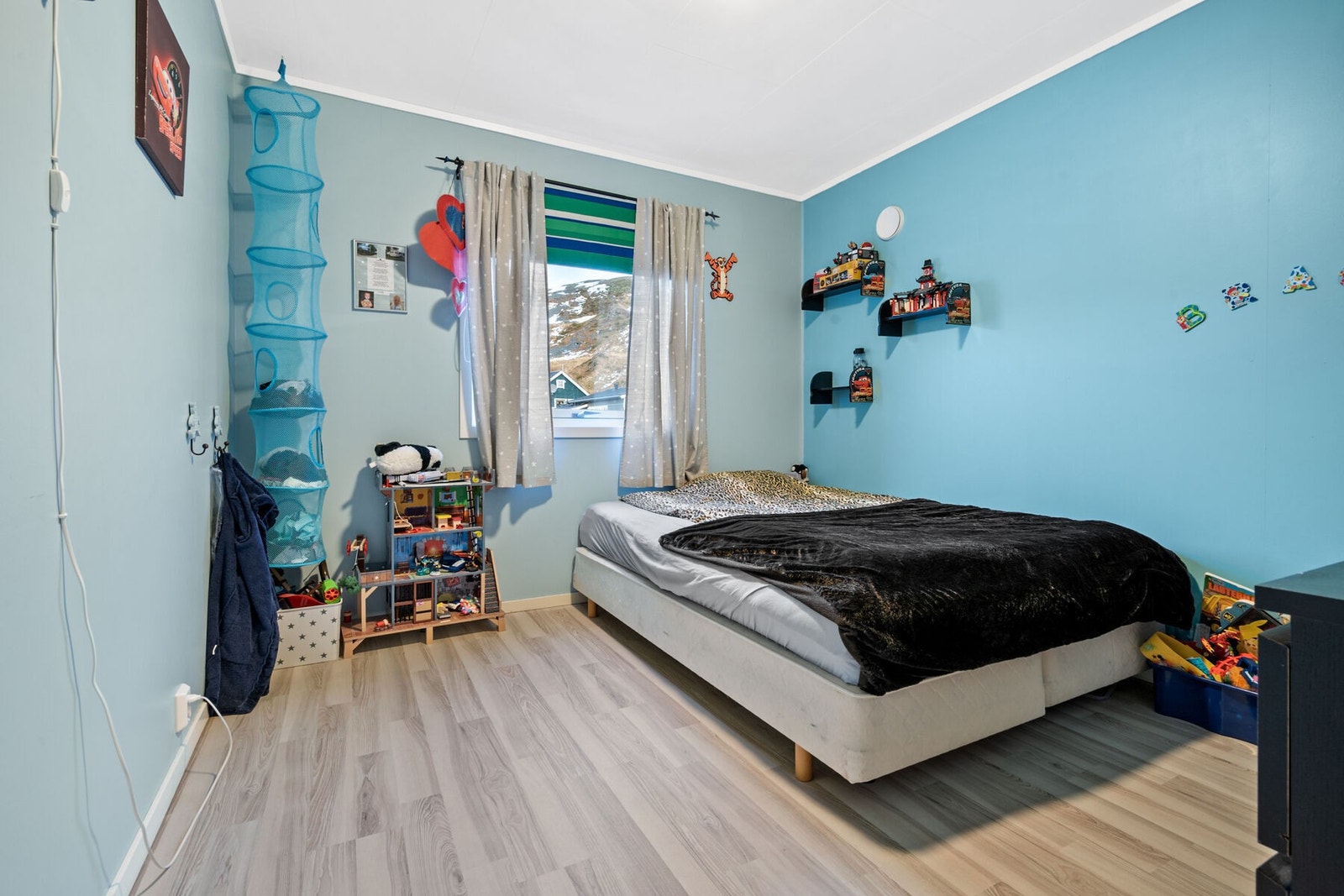 Romslig soverom Galleribilde