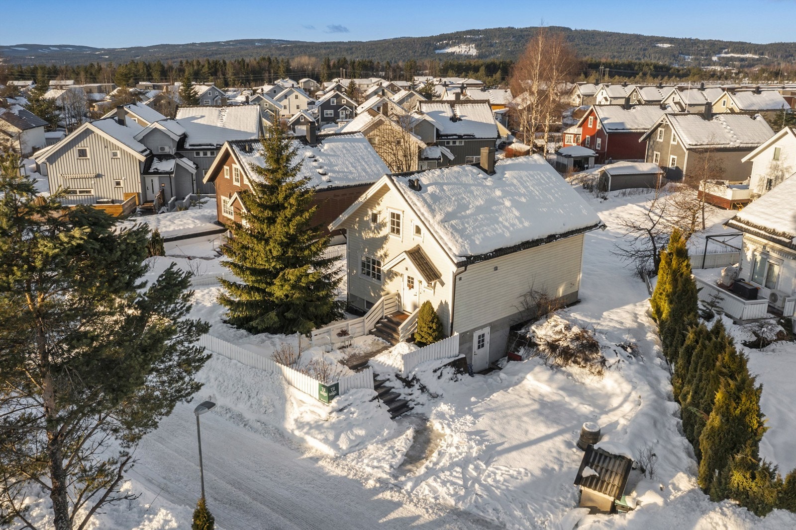 Familievennlig og god planløsning med bl.a. to separate innganger Galleribilde