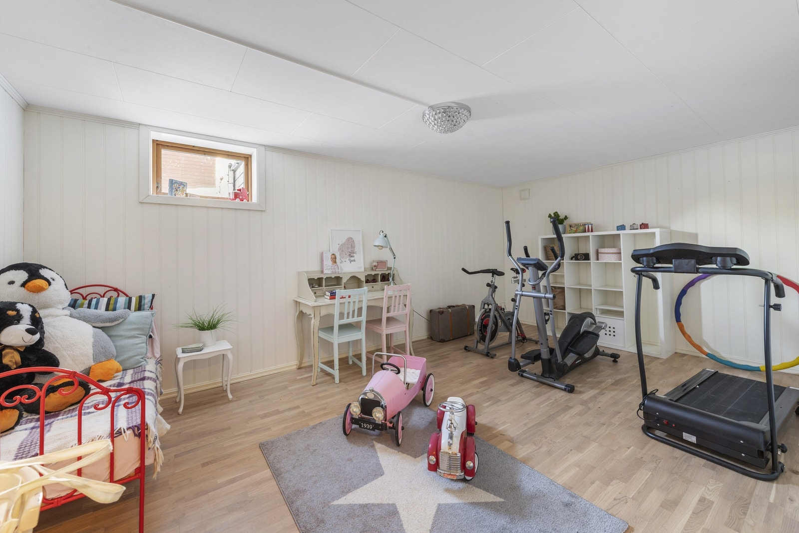 Innredet kjellerstue (ikke godkjent for varig opphold) Galleribilde