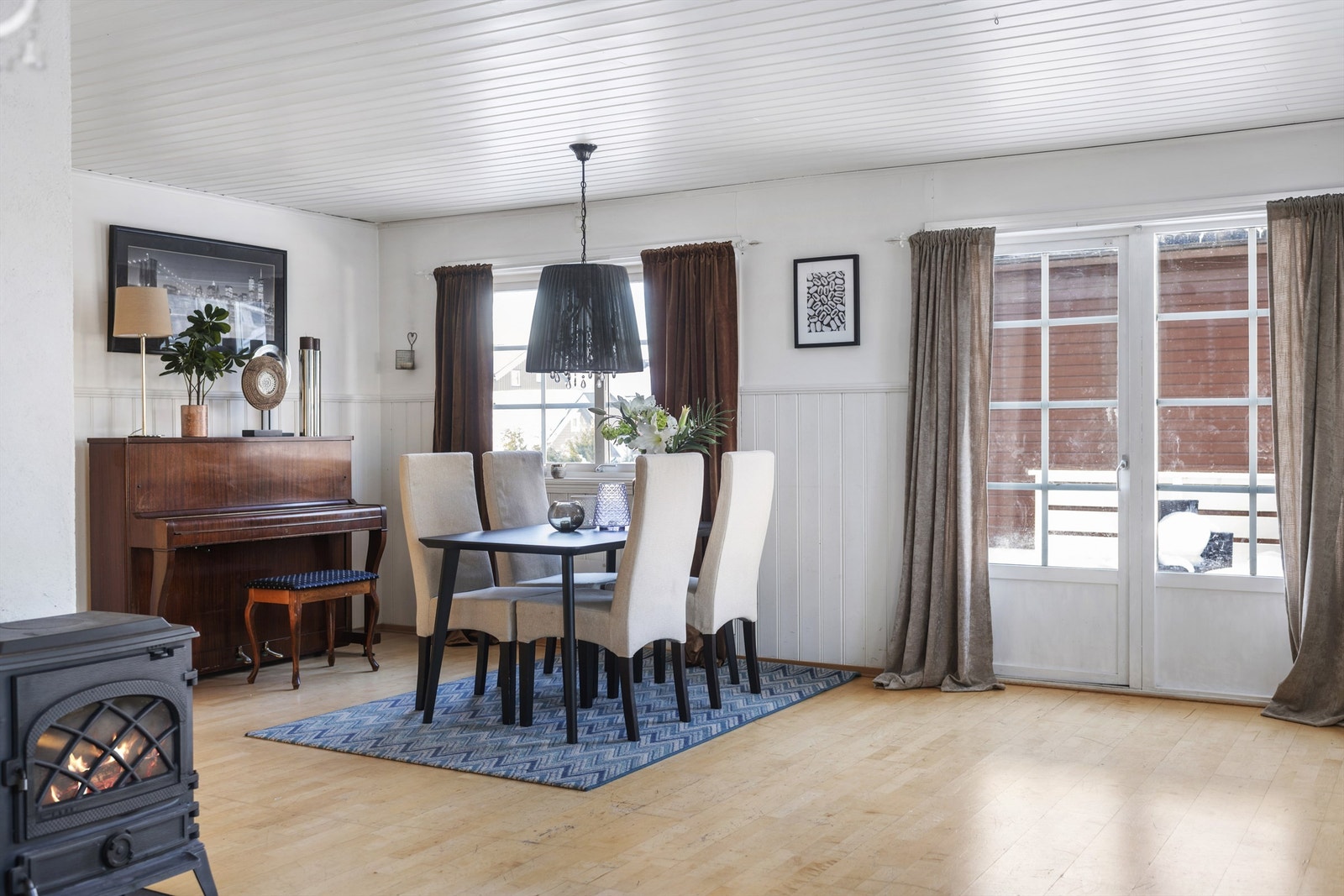 Gode vindusflater slipper inn godt med dagslys! Galleribilde