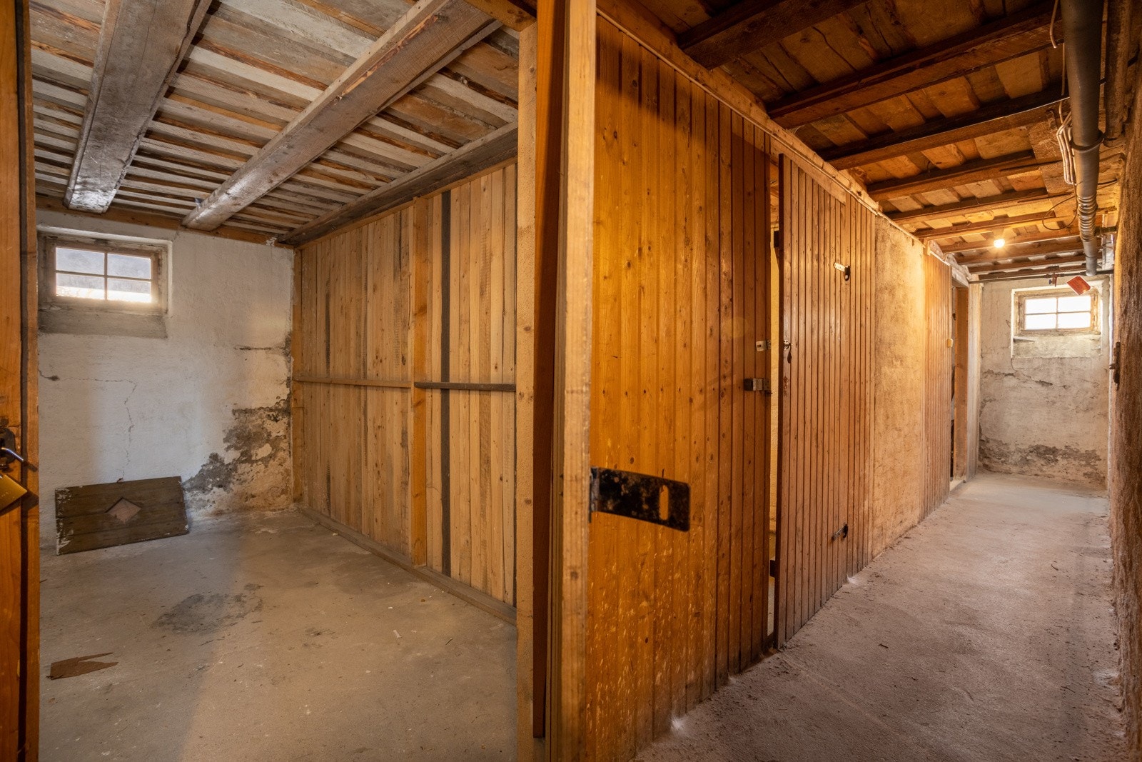 1.etasje utgjør 69 kvm, og kjellerarealet utgjør ca. 55 kvm. Galleribilde