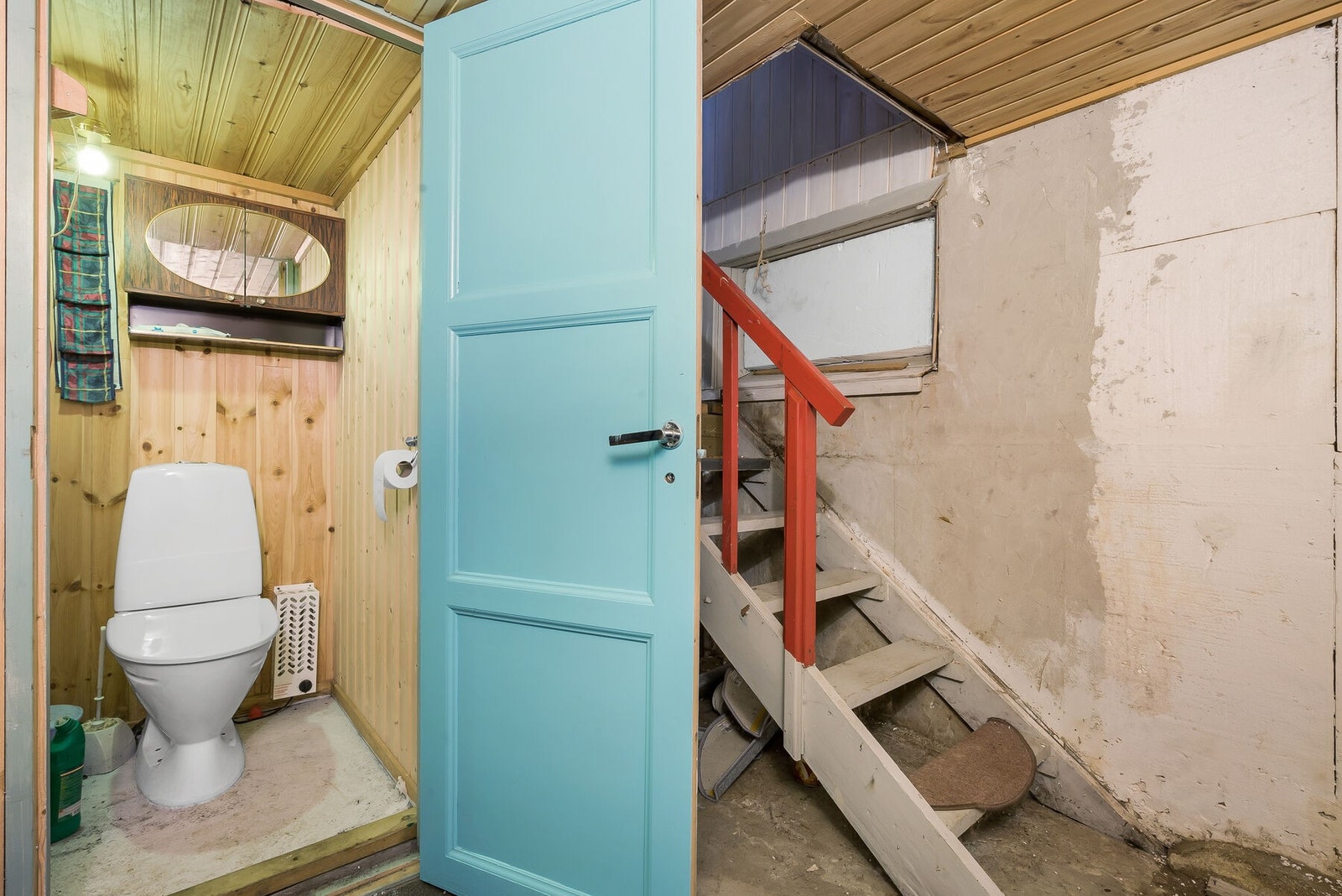 Kjeller med bod og toalett Galleribilde