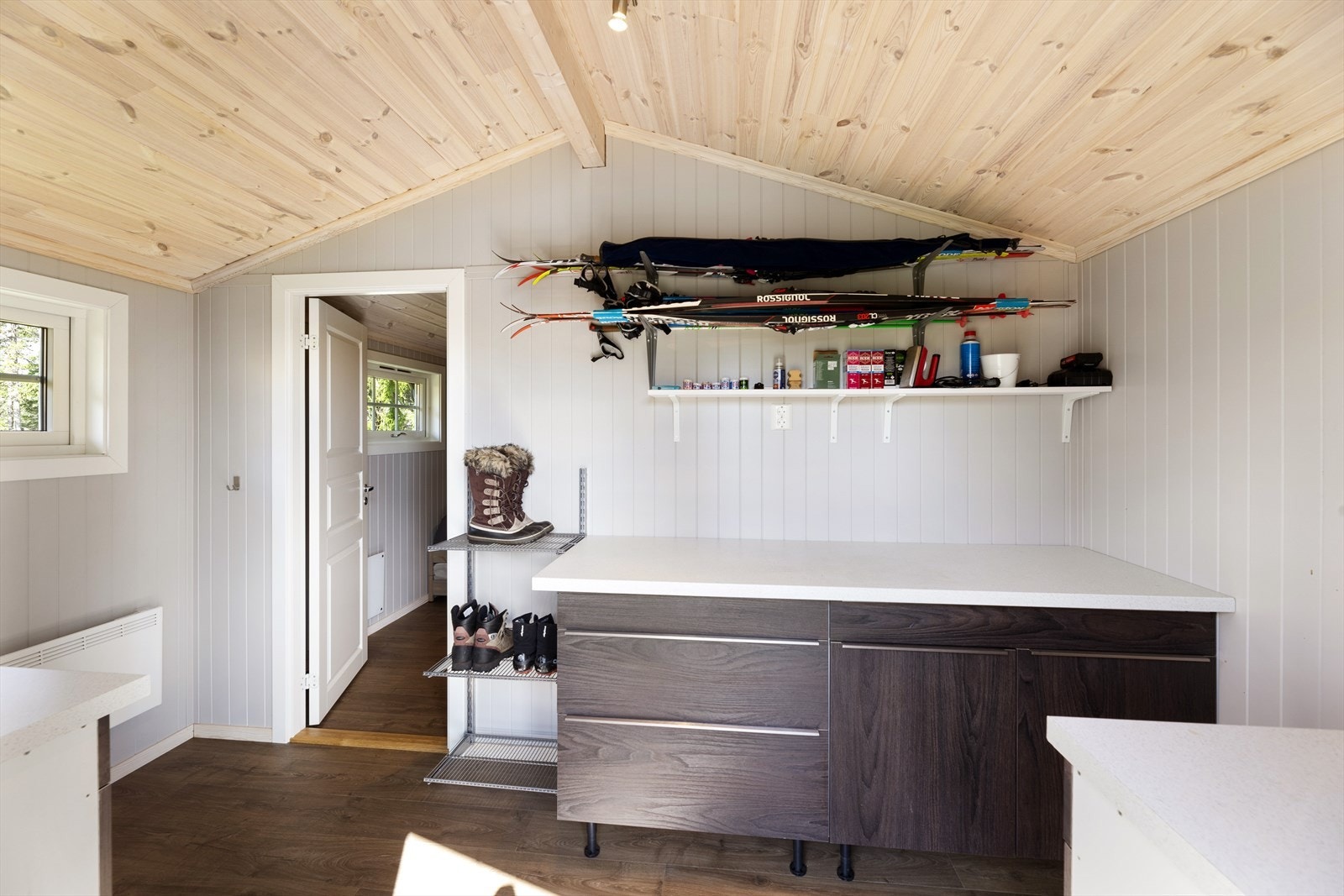 Annekset består av innredet rom og bod. Galleribilde