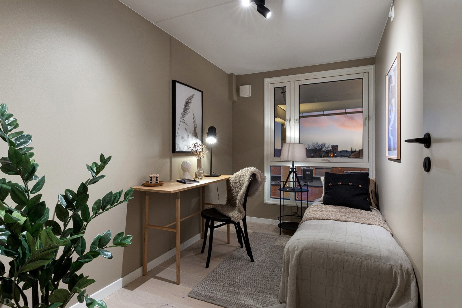 Soverom III er også av god størrelse med gode møbleringsmuligheter. Galleribilde