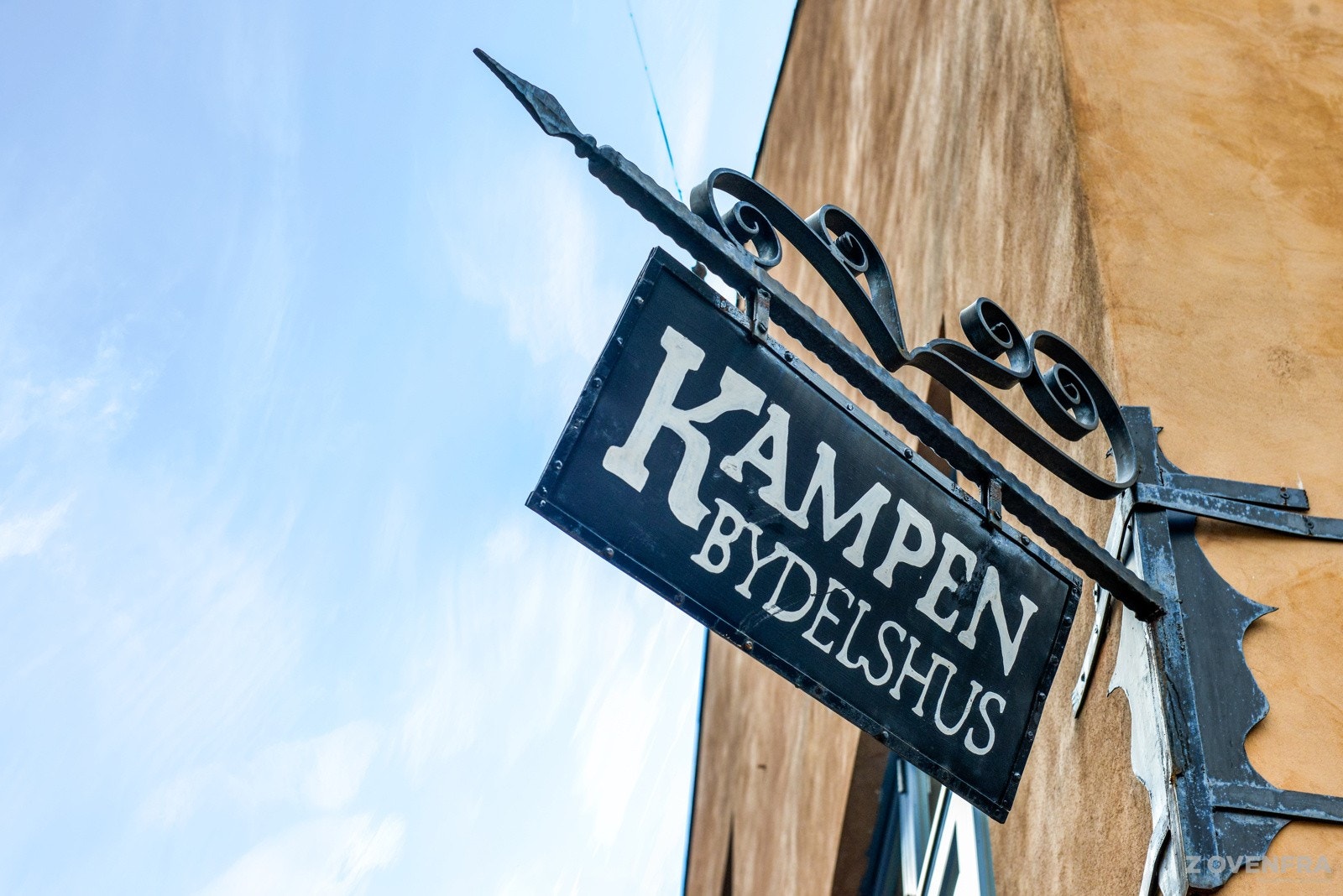 Kort vei til Kampen bydelshus. Galleribilde