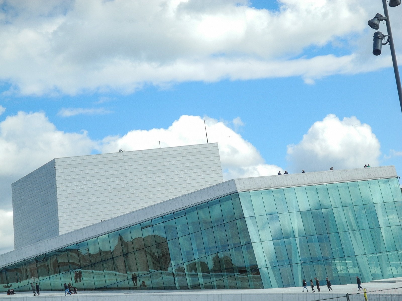 Det er gangavstand ned til Operaen og Bjørvika. Galleribilde