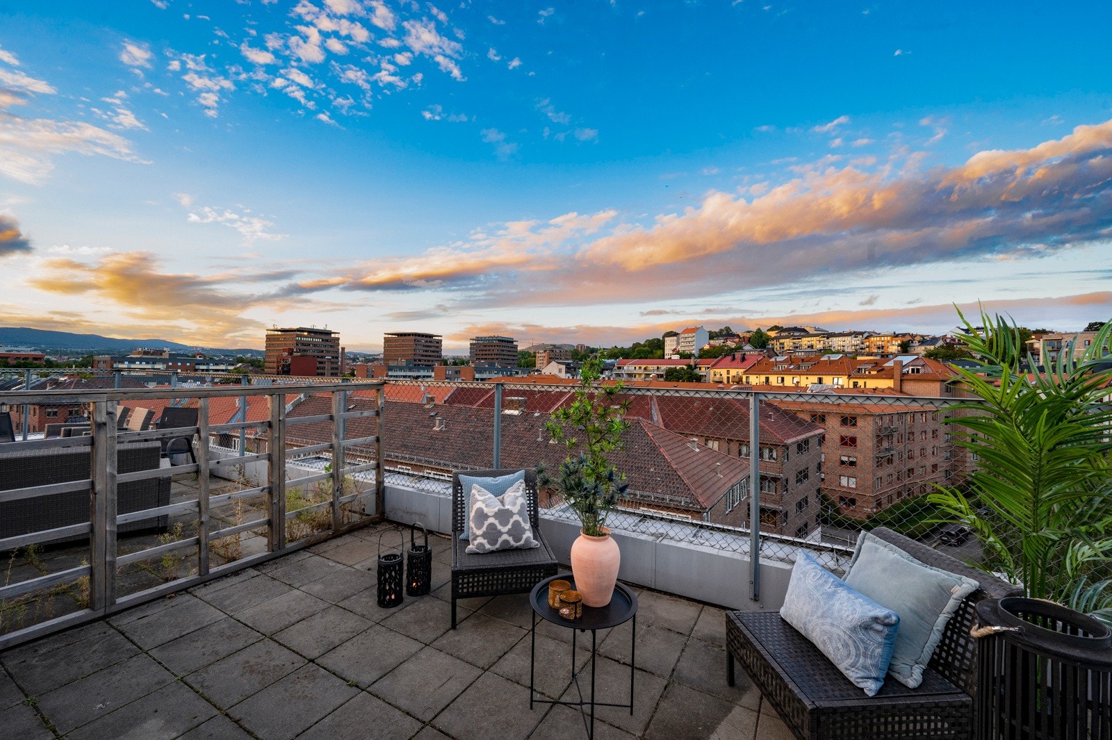 Sameiet har en flott, solrik takterrasse. Denne seksjonen har en egen, privat parsell. Galleribilde