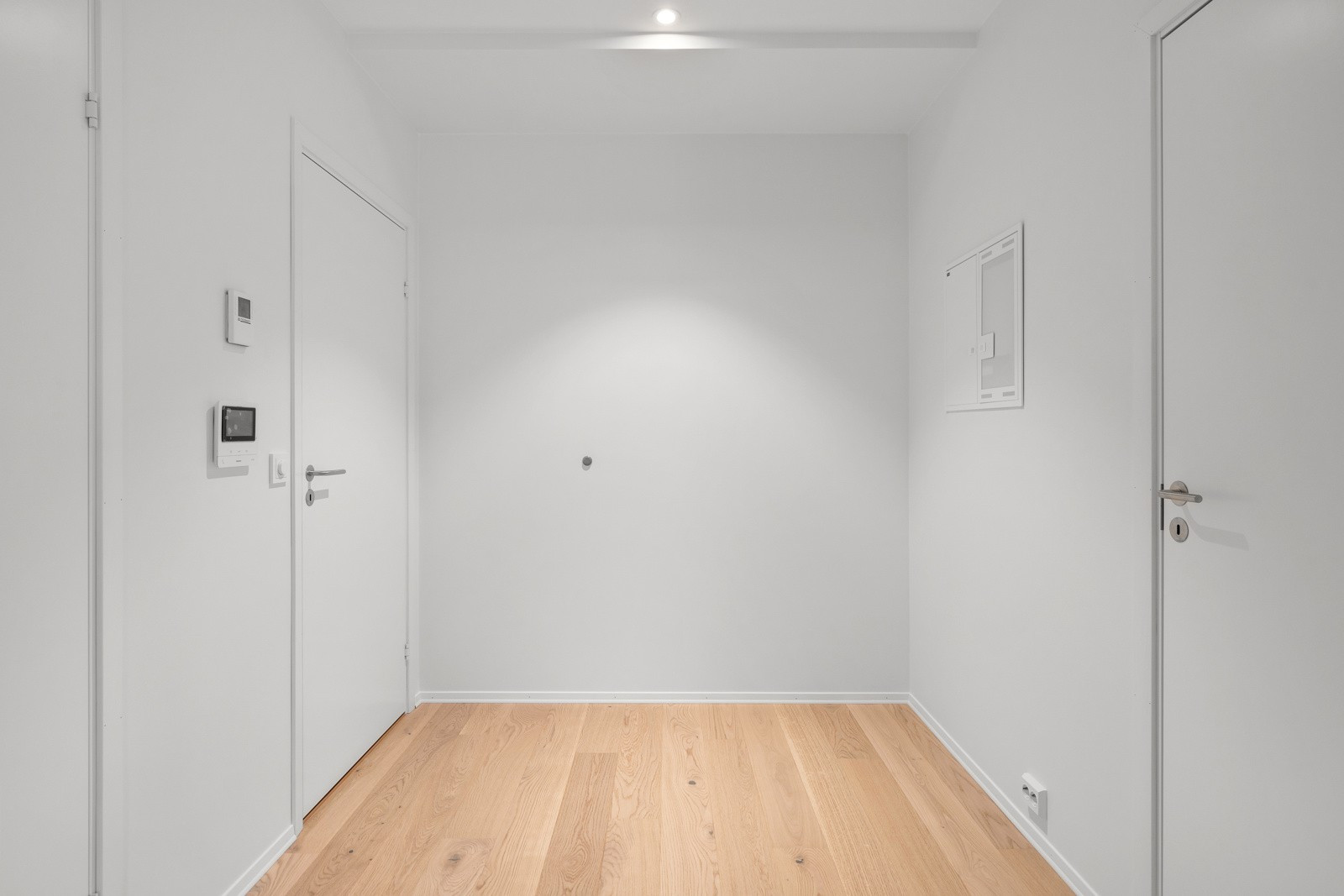 Entrè med plass til å etablere smarte oppbevaringsmuligheter