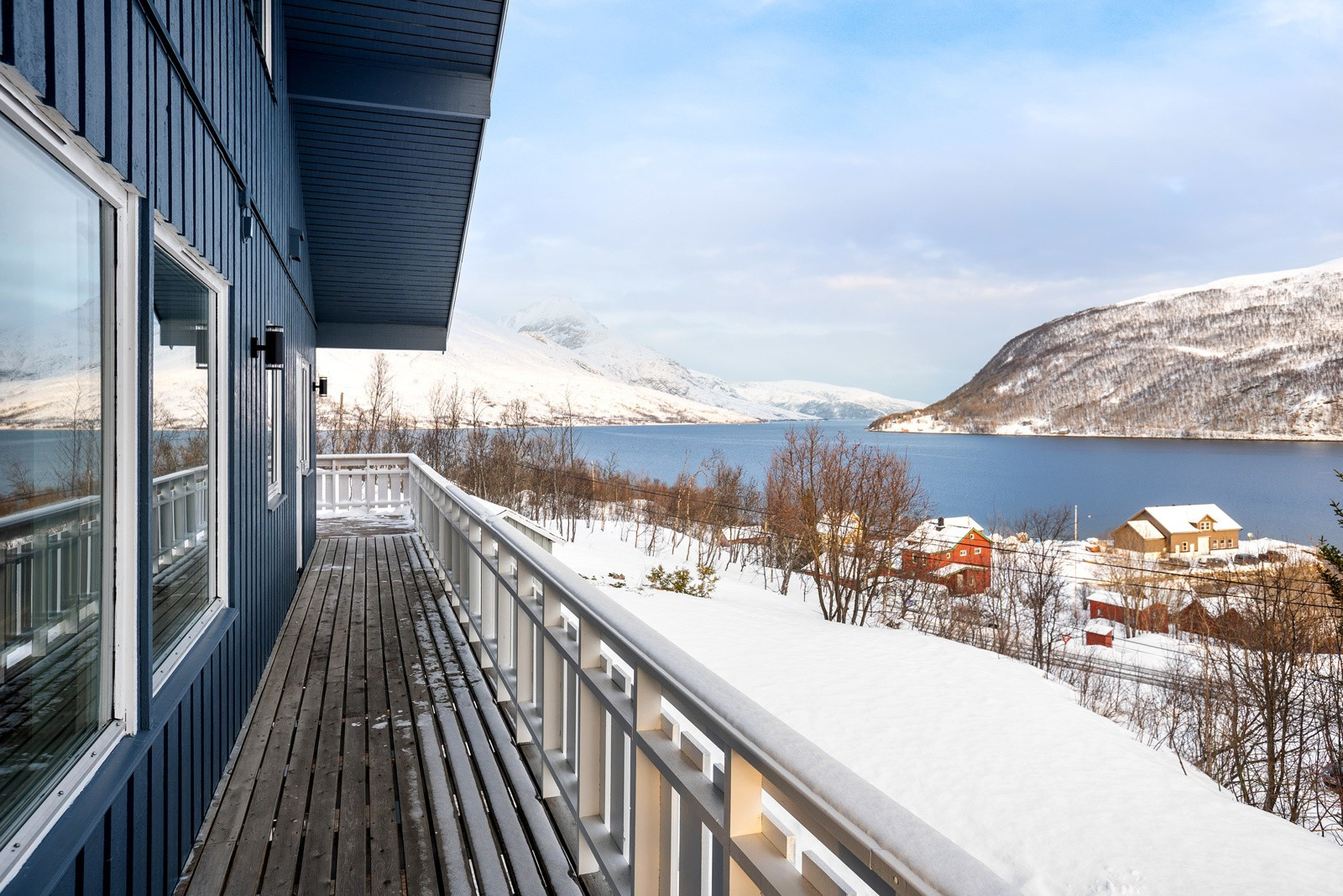 Eiendommen kan også skilte med flotte sol- og utsiktsforhold!
