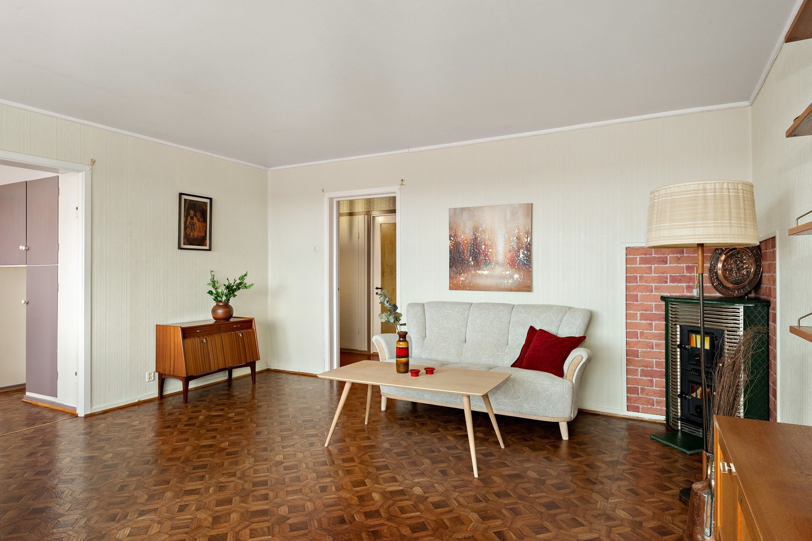 Kjøkke og stue er separat, men det er mulig å lage åpen løsning. Galleribilde