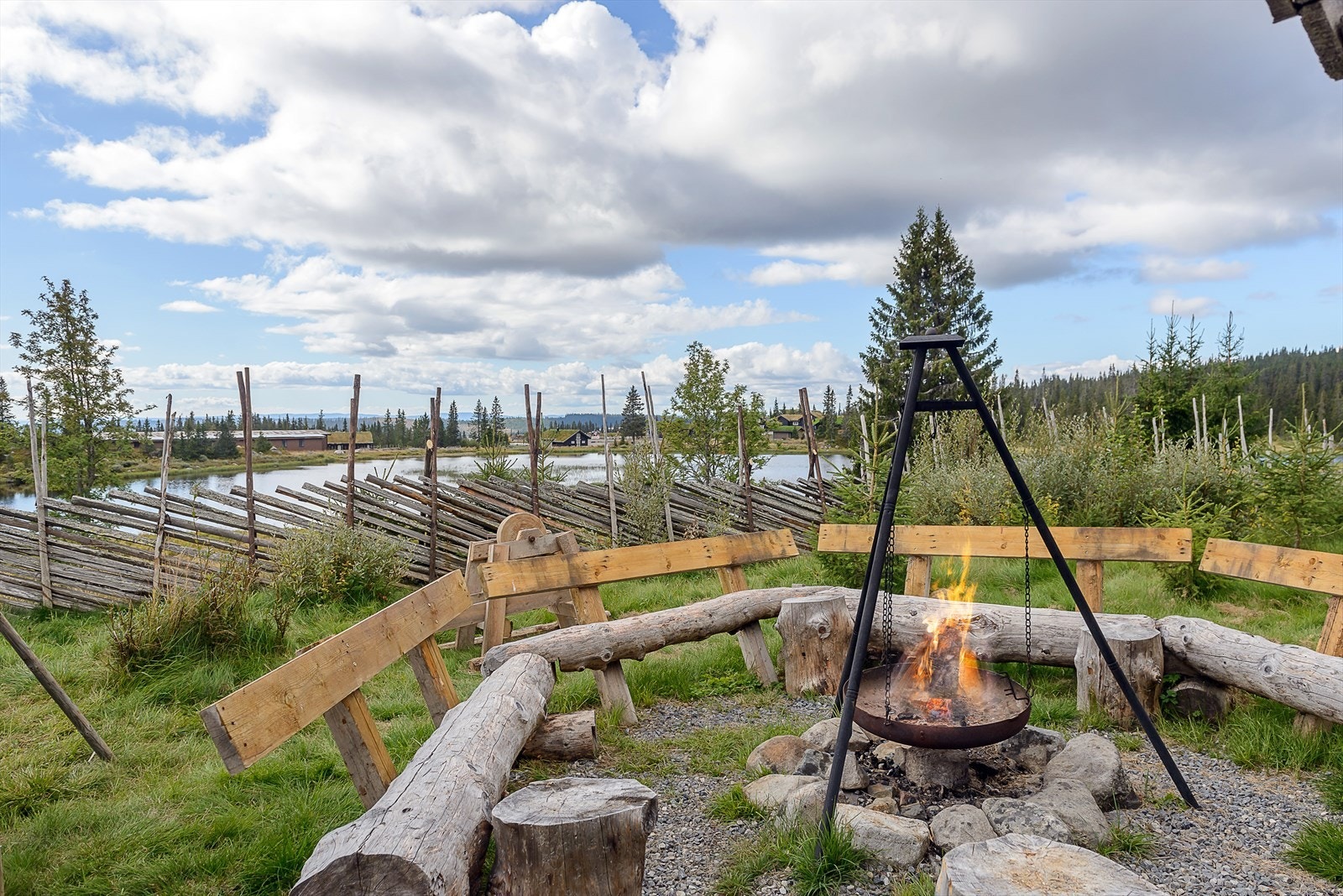 Felles bålplass for beboerne. Galleribilde