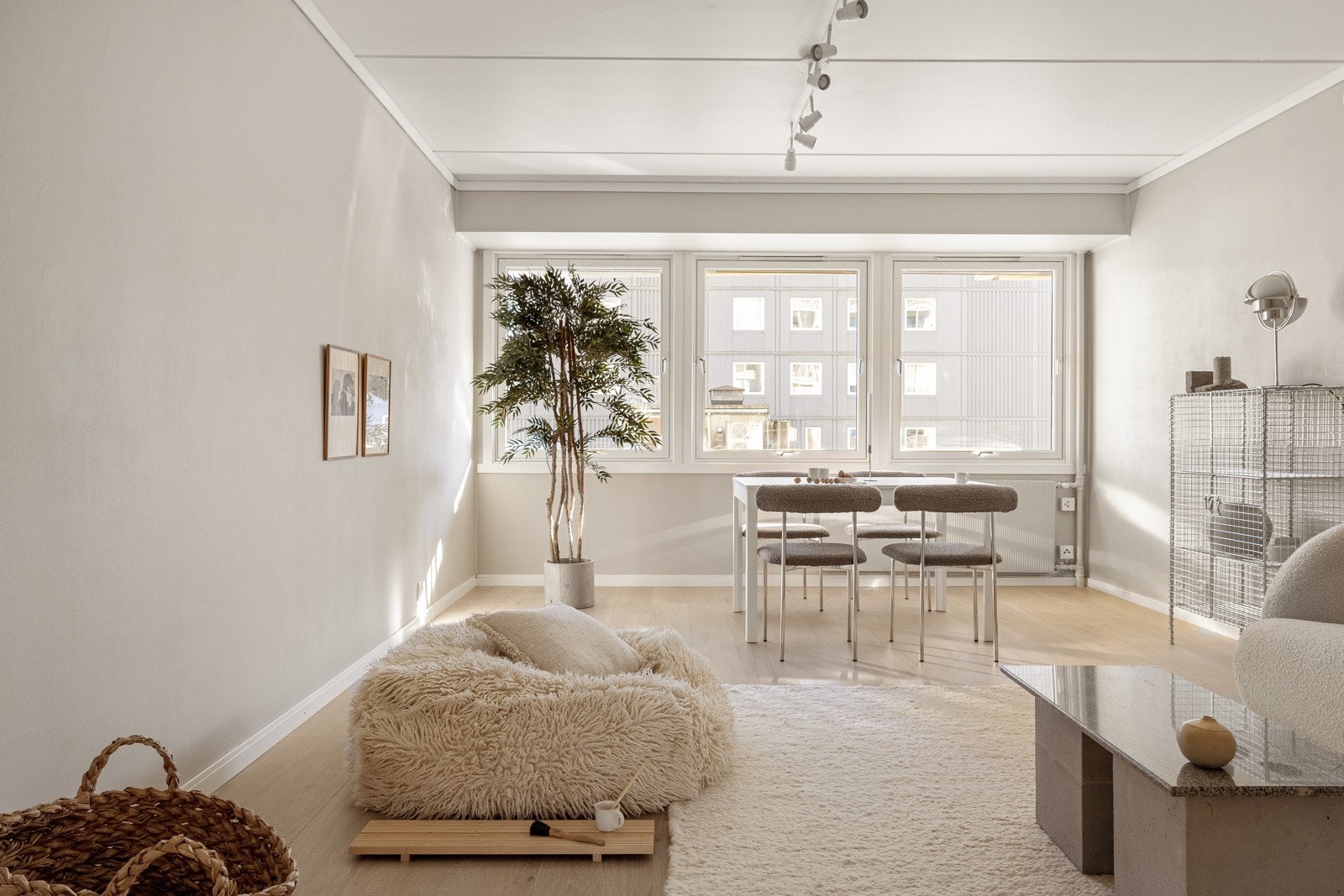 Dette er en lekker leilighet med gjennomgående moderne preg. Galleribilde